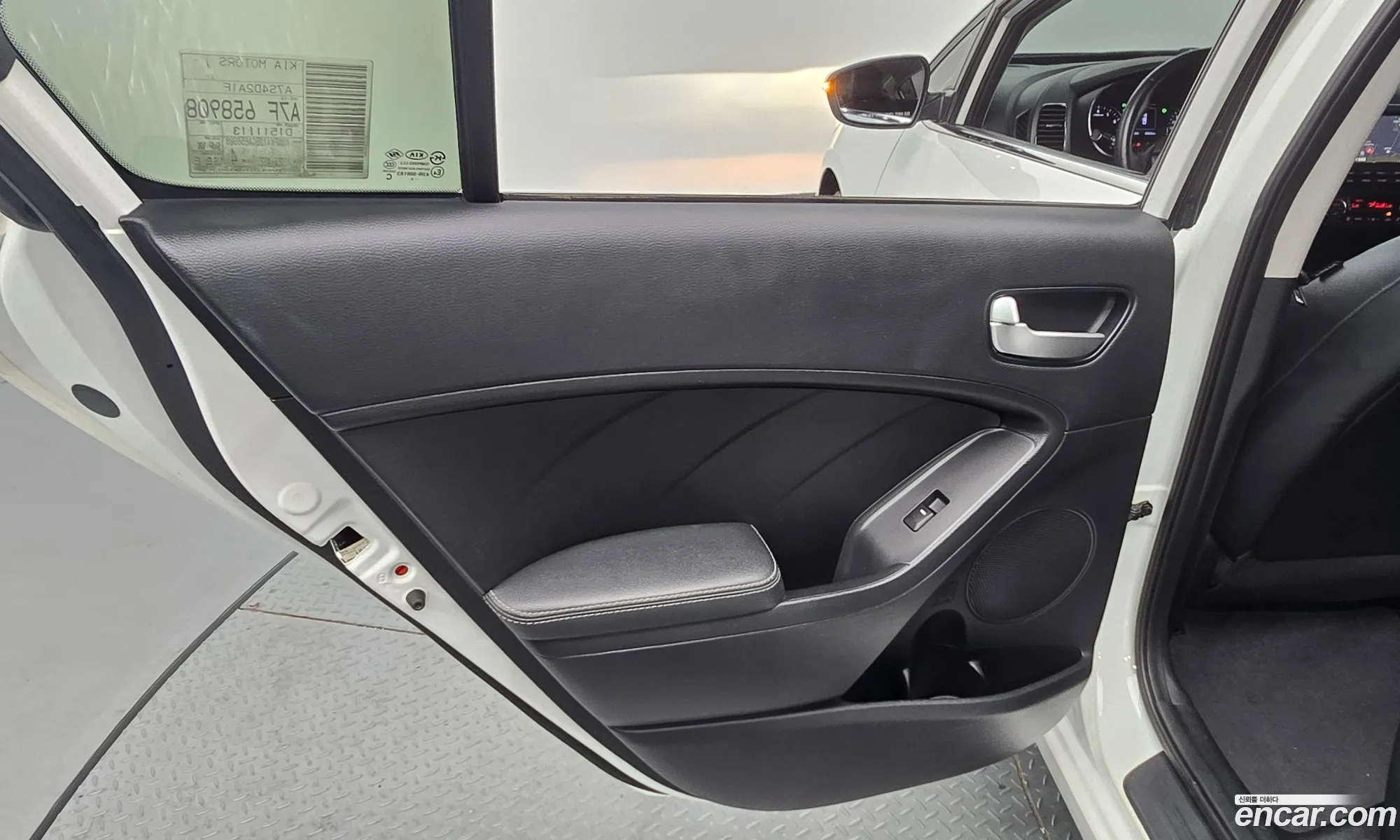 Kia K3 2016 KNAFK412BGA658908 — 17