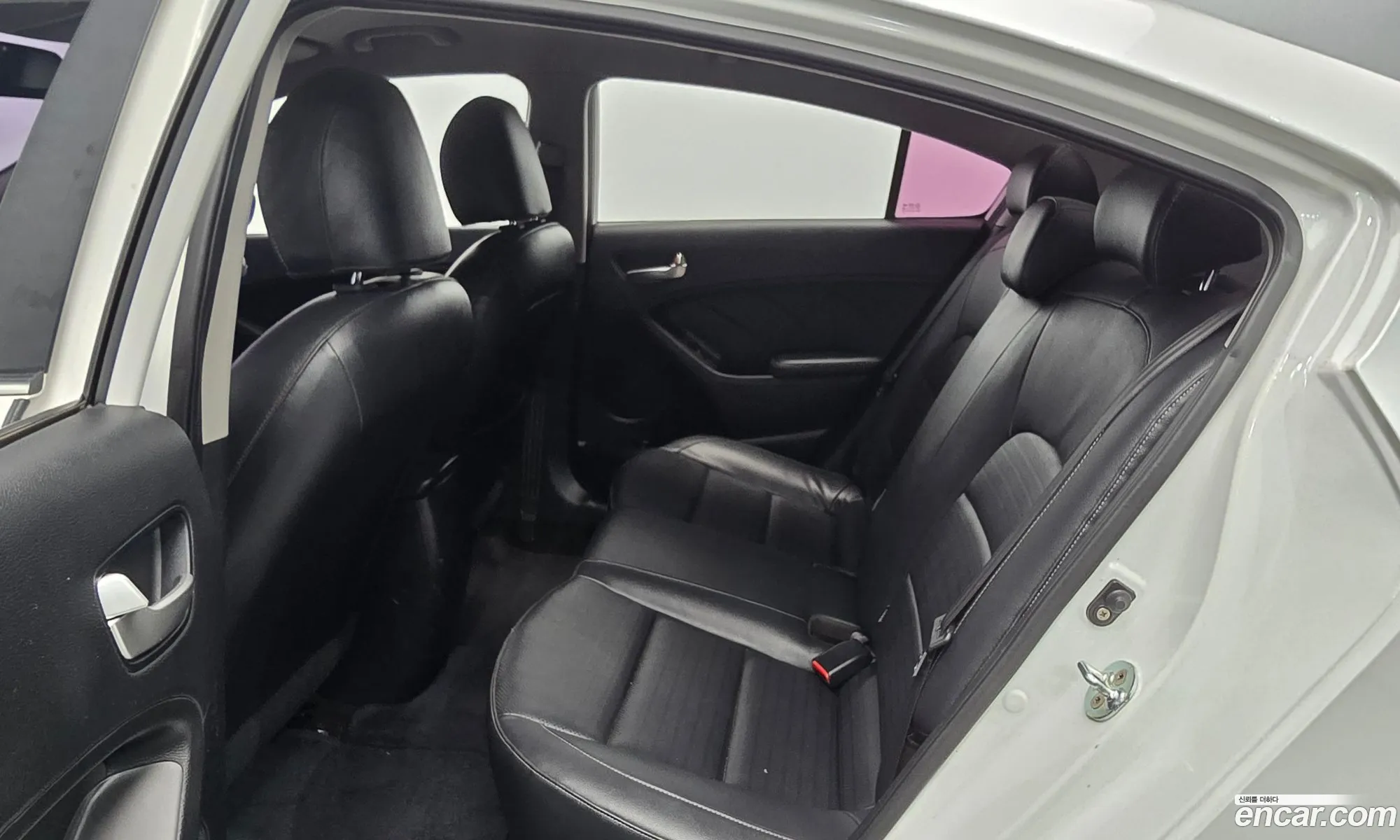 Kia K3 2016 KNAFK41BGGA635859 — 4
