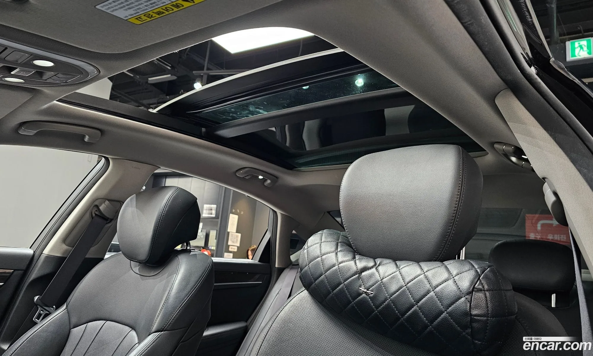 Genesis G80 2017 KMHGN41DDJU263539 — 3