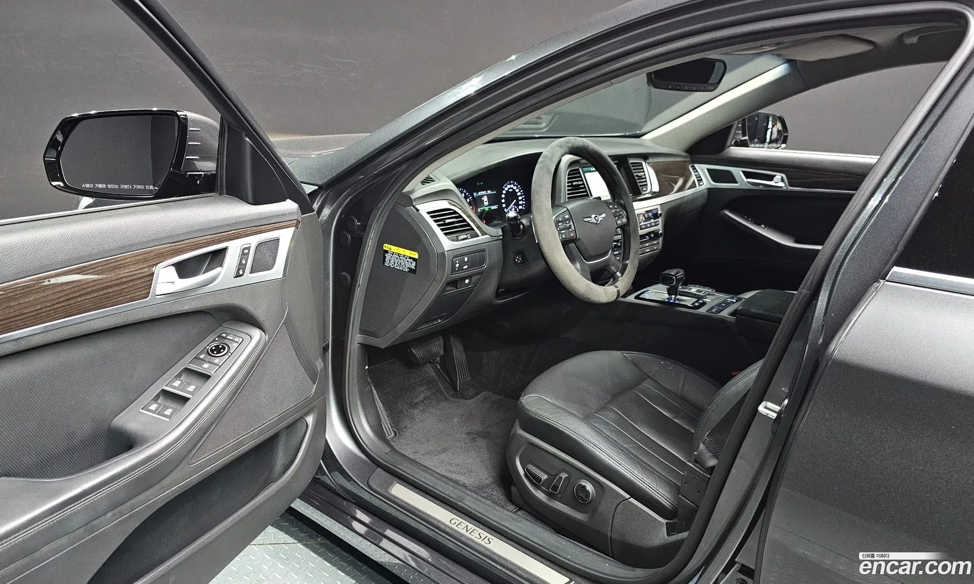Genesis G80 2017 KMHGL41DDHU226512 — 18