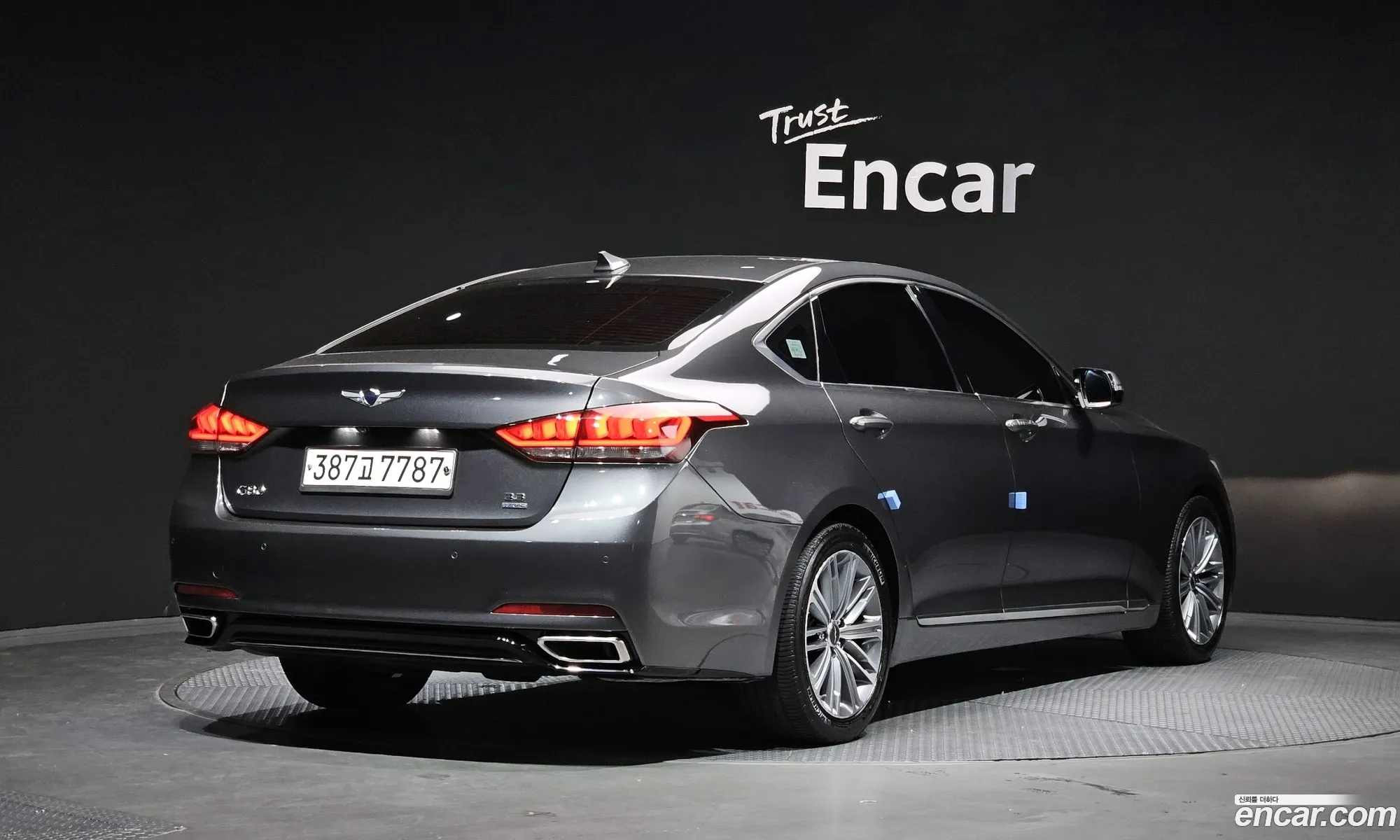 Genesis G80 2017 KMHGL41DDHU226512 — 4