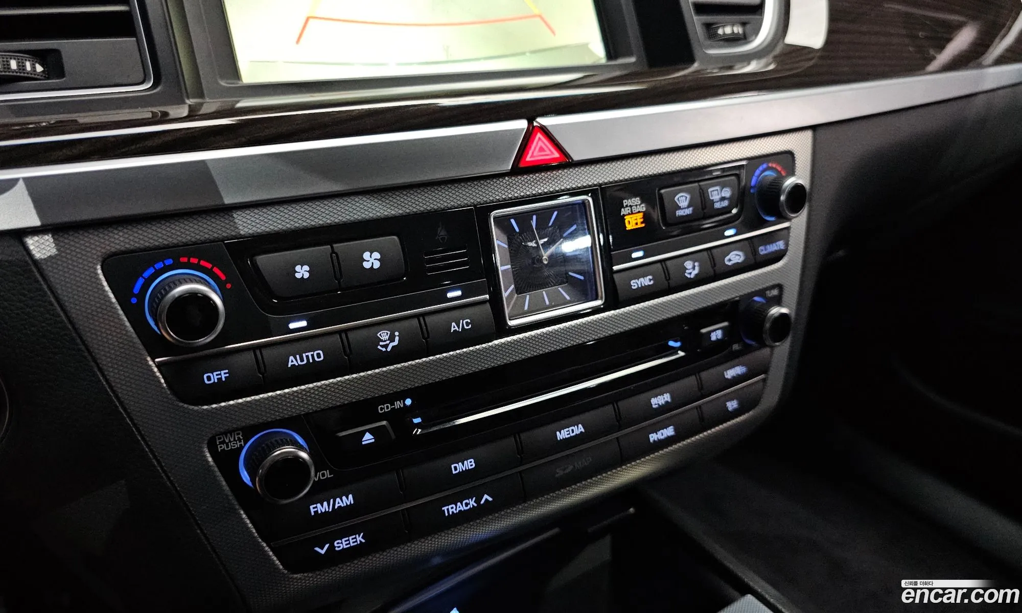 Genesis G80 2017 KMHGL41DDHU226512 — 5