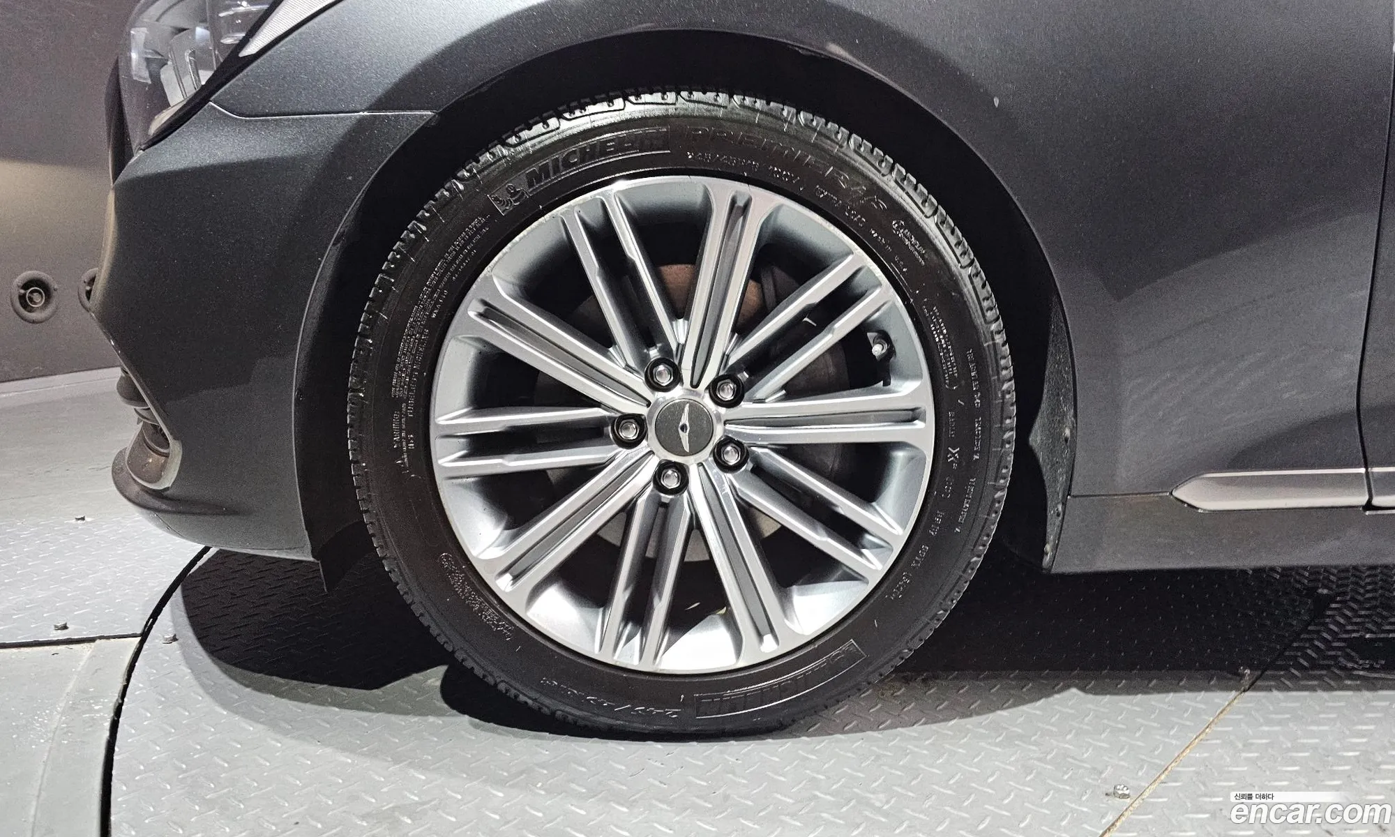 Genesis G80 2017 KMHGL41DDHU226512 — 17