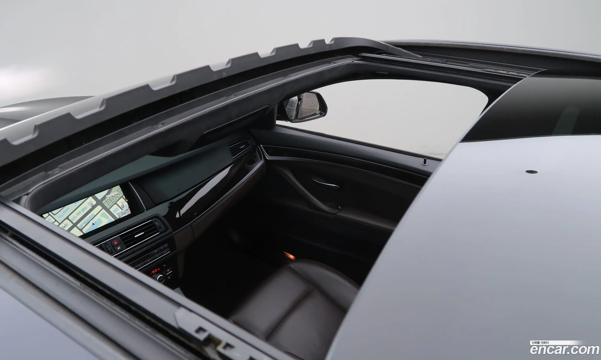 BMW 5 Series 2016 — 11