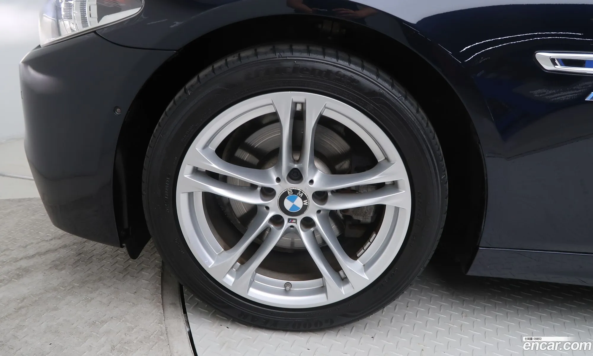 BMW 5 Series 2016 — 7
