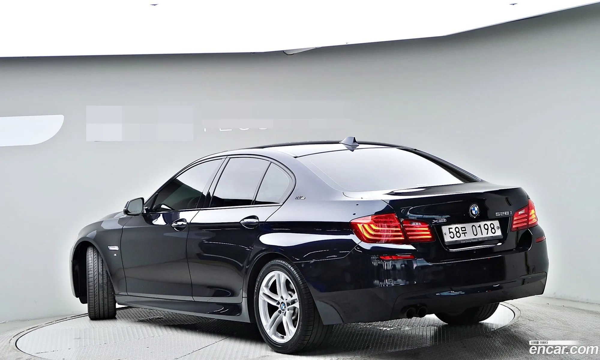 BMW 5 Series 2016 — 12