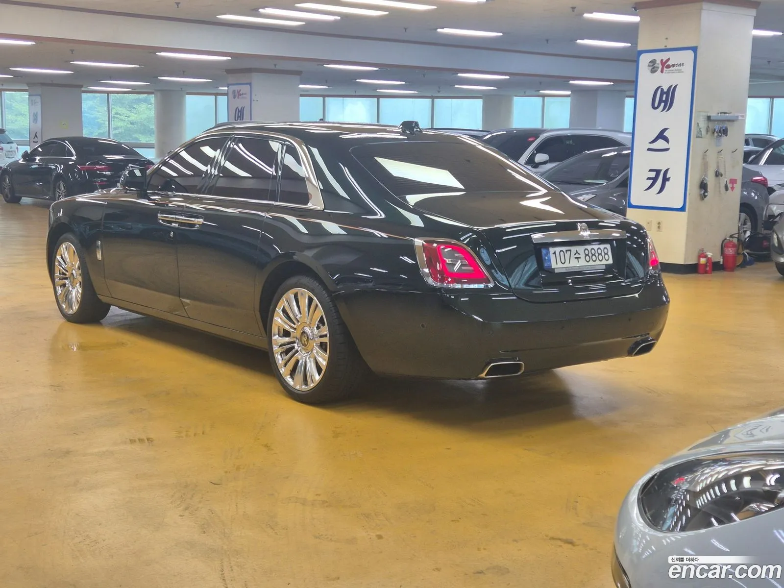 Rolls-Royce Ghost 2022 — 15