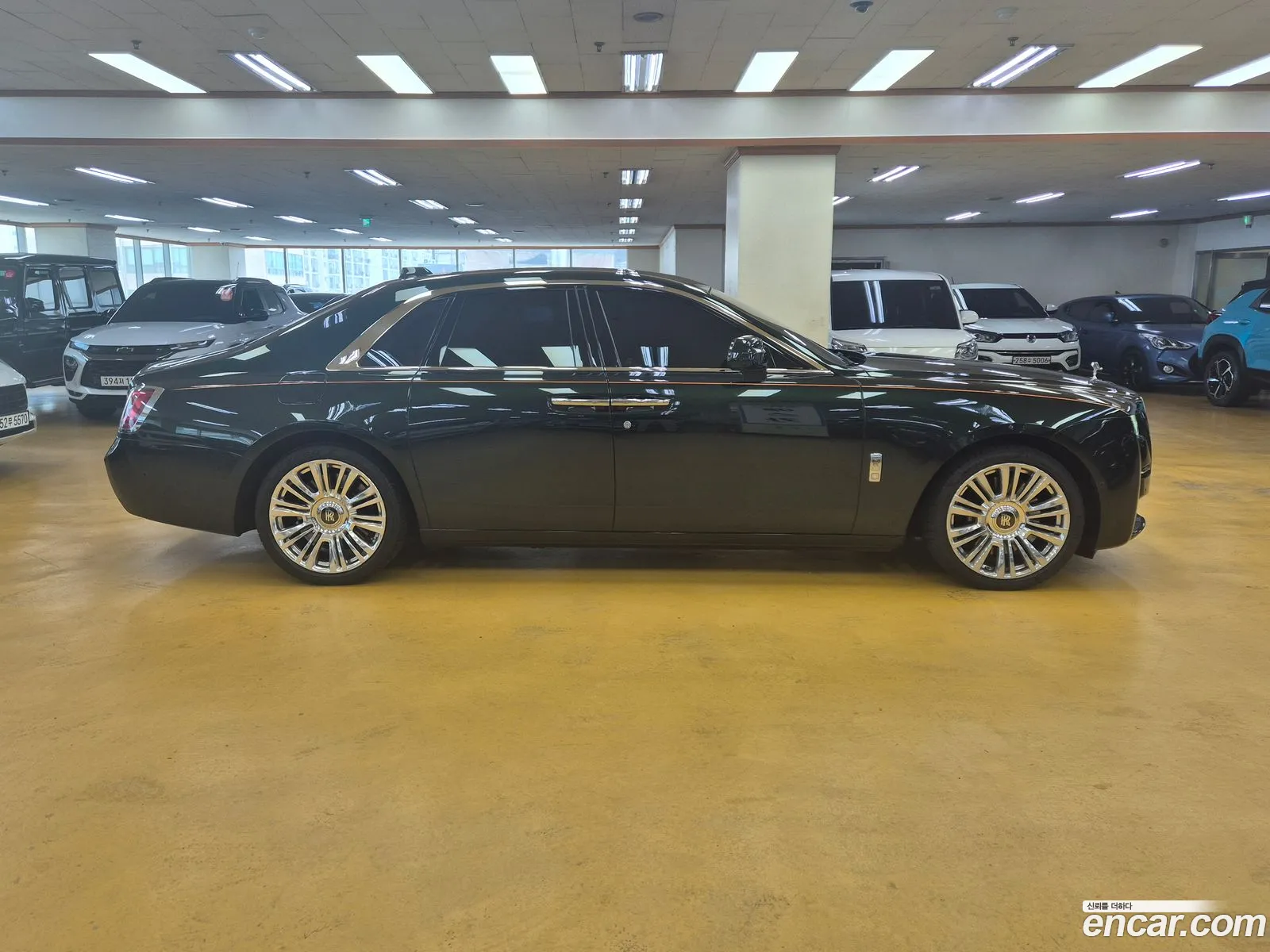 Rolls-Royce Ghost 2022 — 16