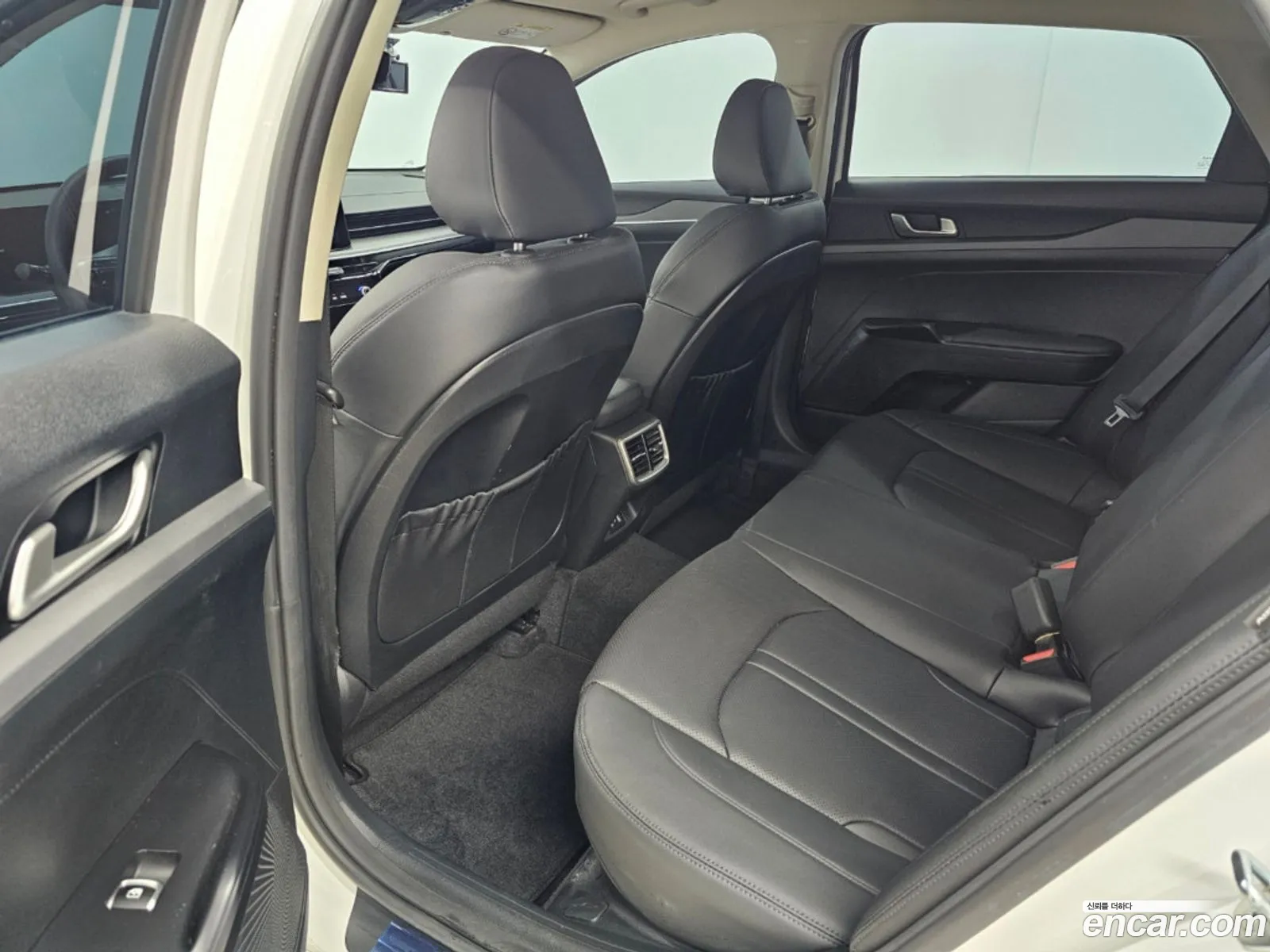 Kia K5 Hybrid 2024 — 7