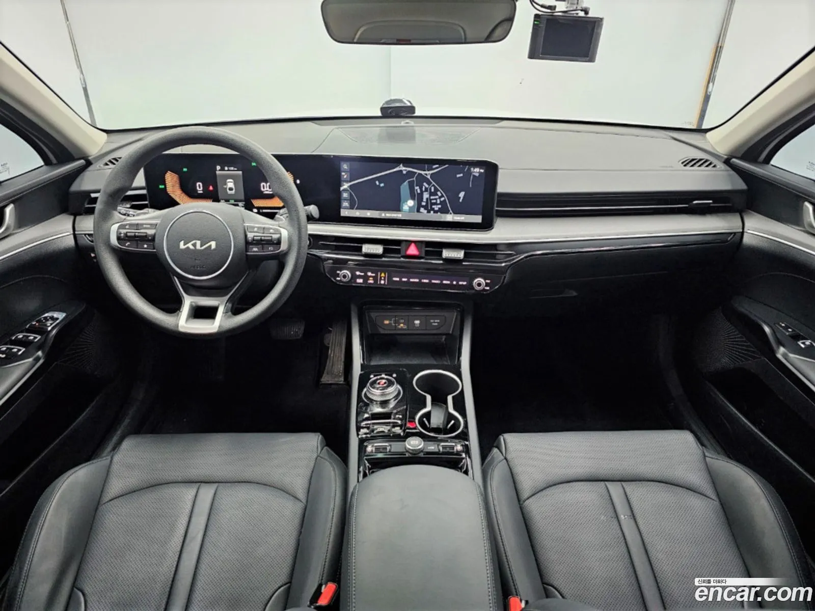 Kia K5 Hybrid 2024 — 10