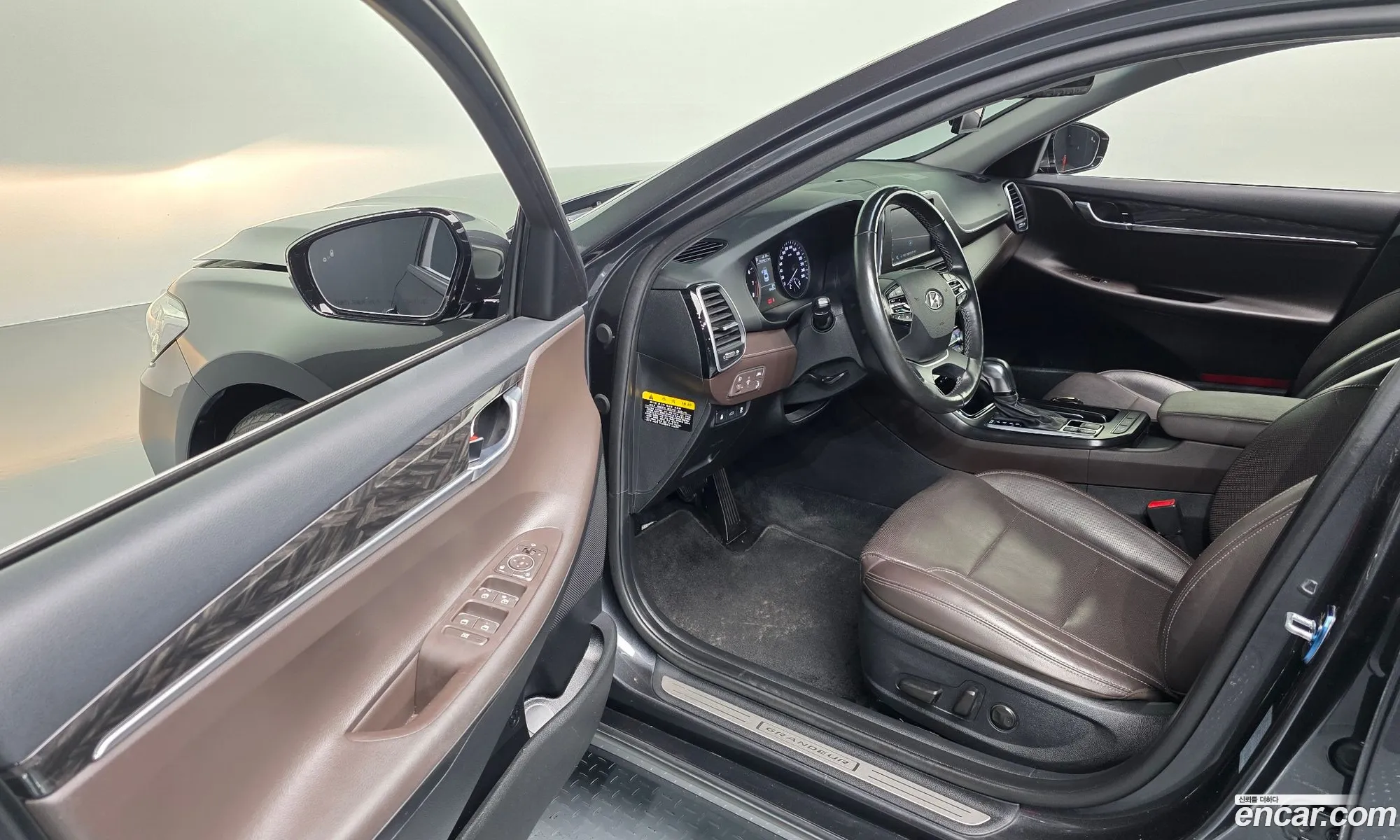 Hyundai Grandeur IG 2019 — 28