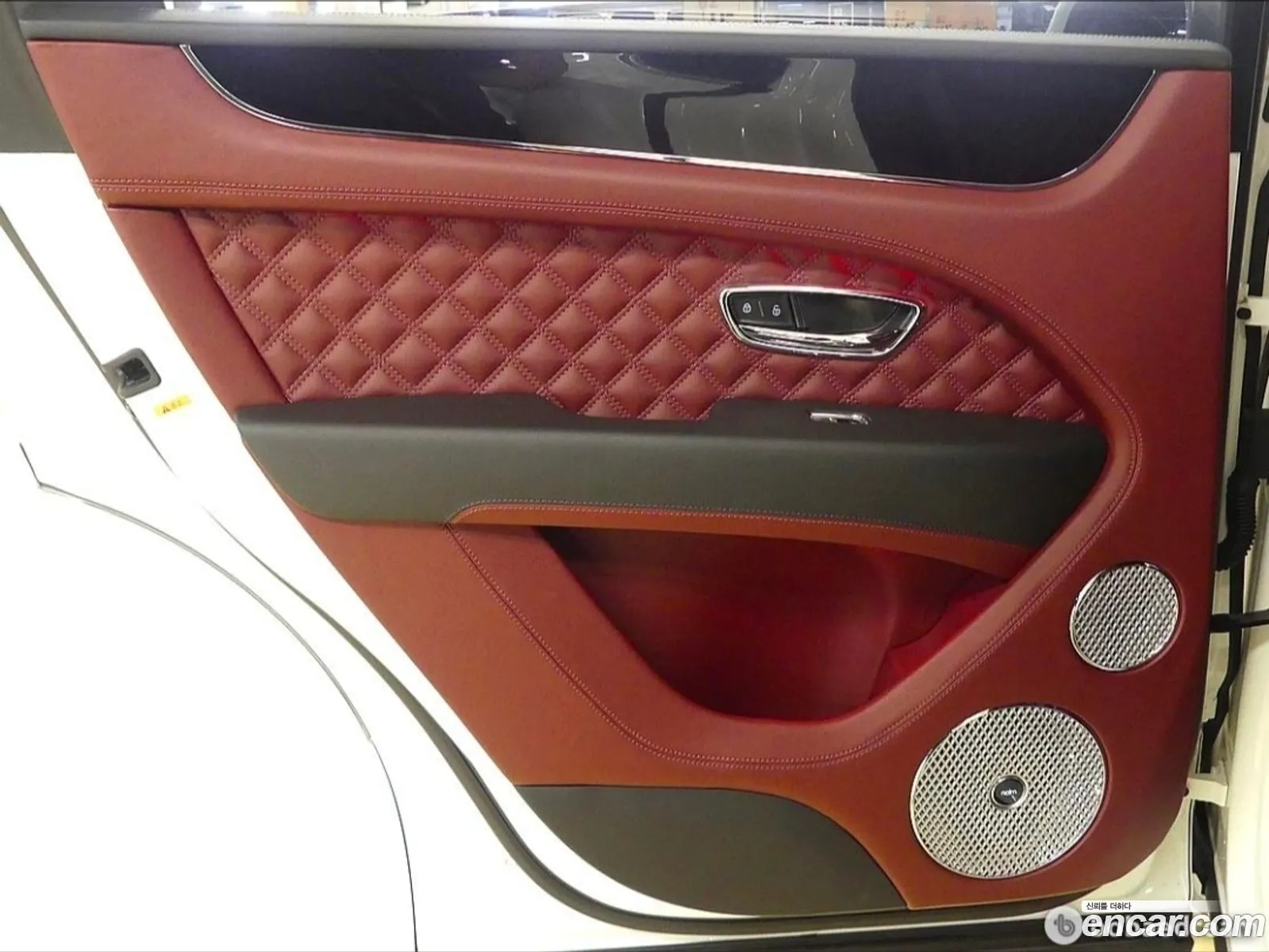Bentley Bentayga 2022 — 15