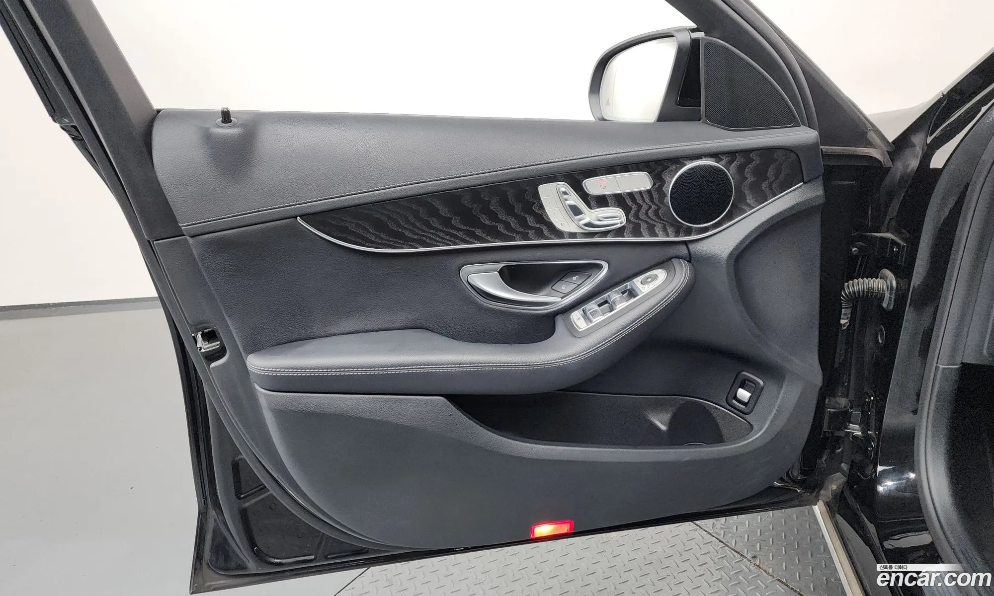 Mercedes-Benz C-Class W205 2019 WDDWF1FB111111111 — 27