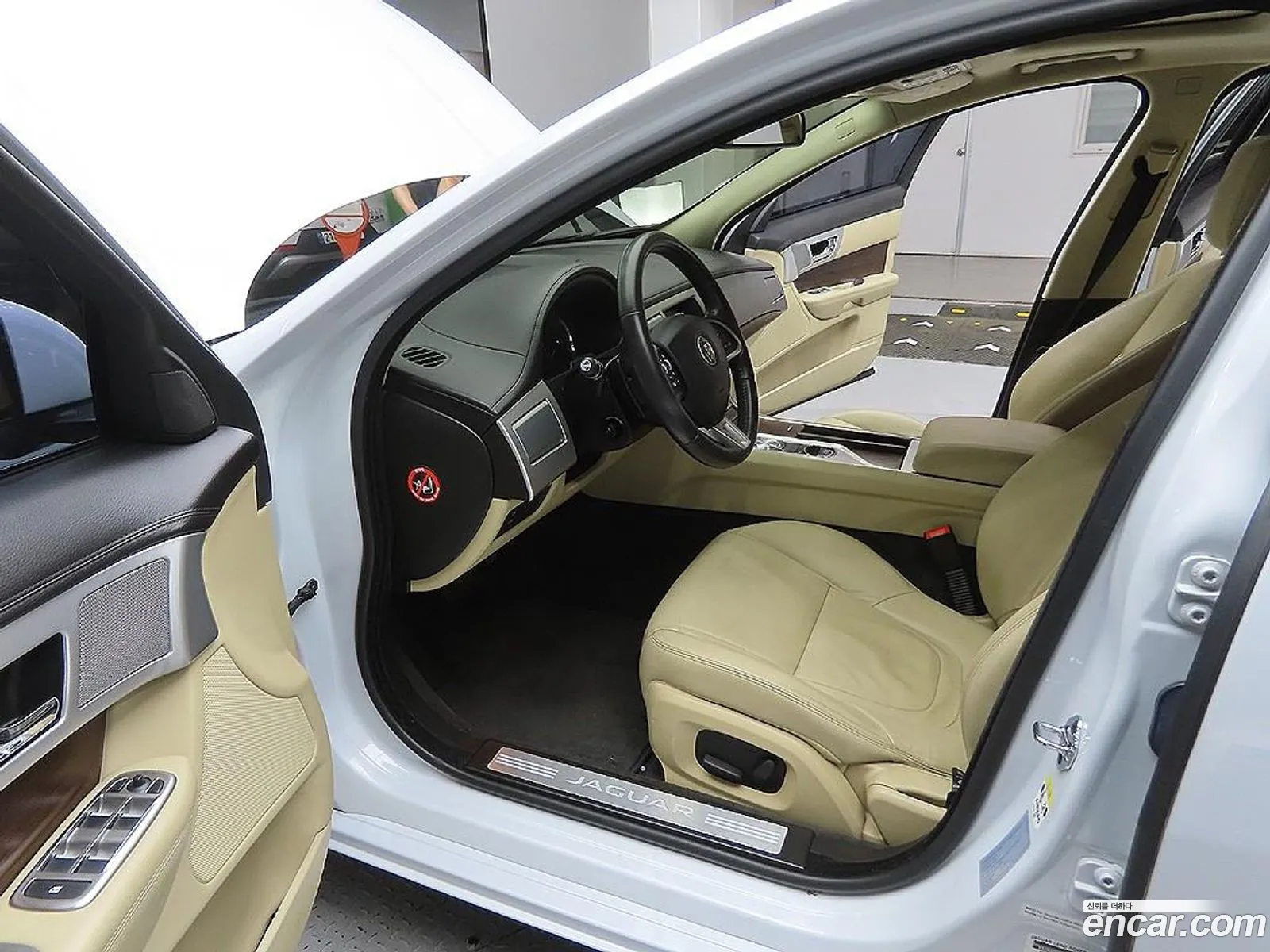 Jaguar XF 2015 — 6