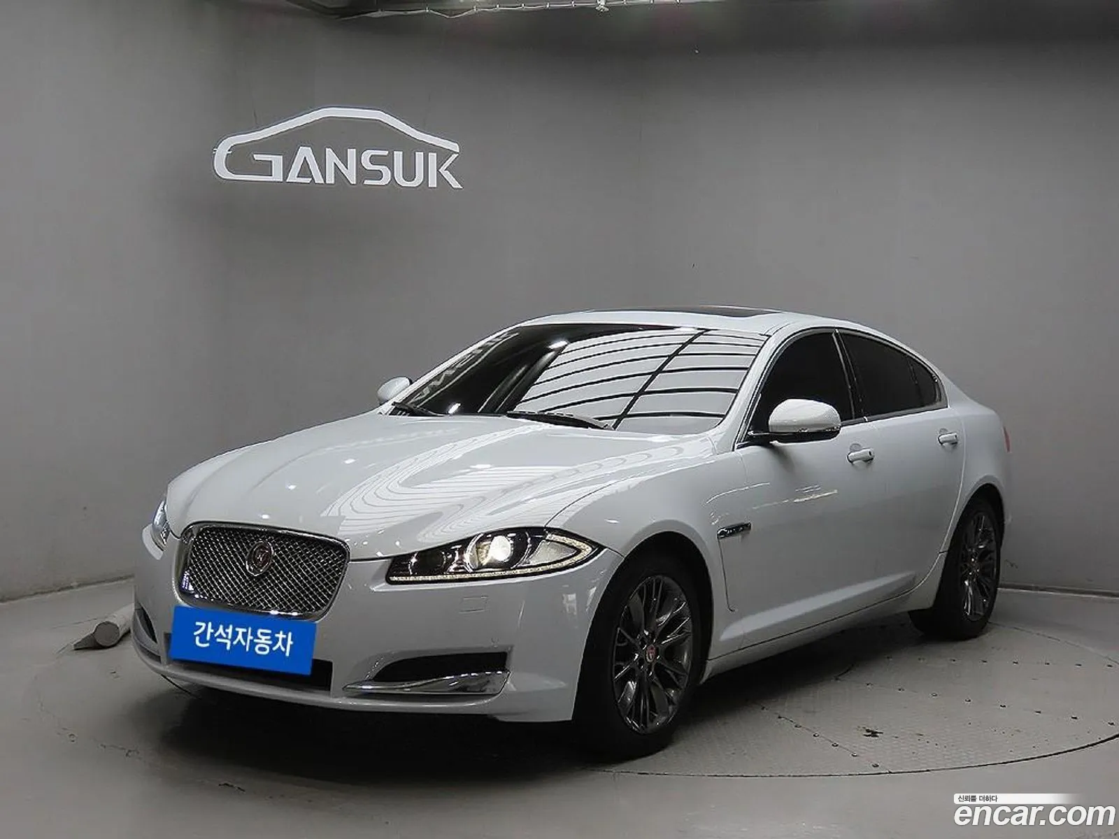 Jaguar XF 2015 — 18