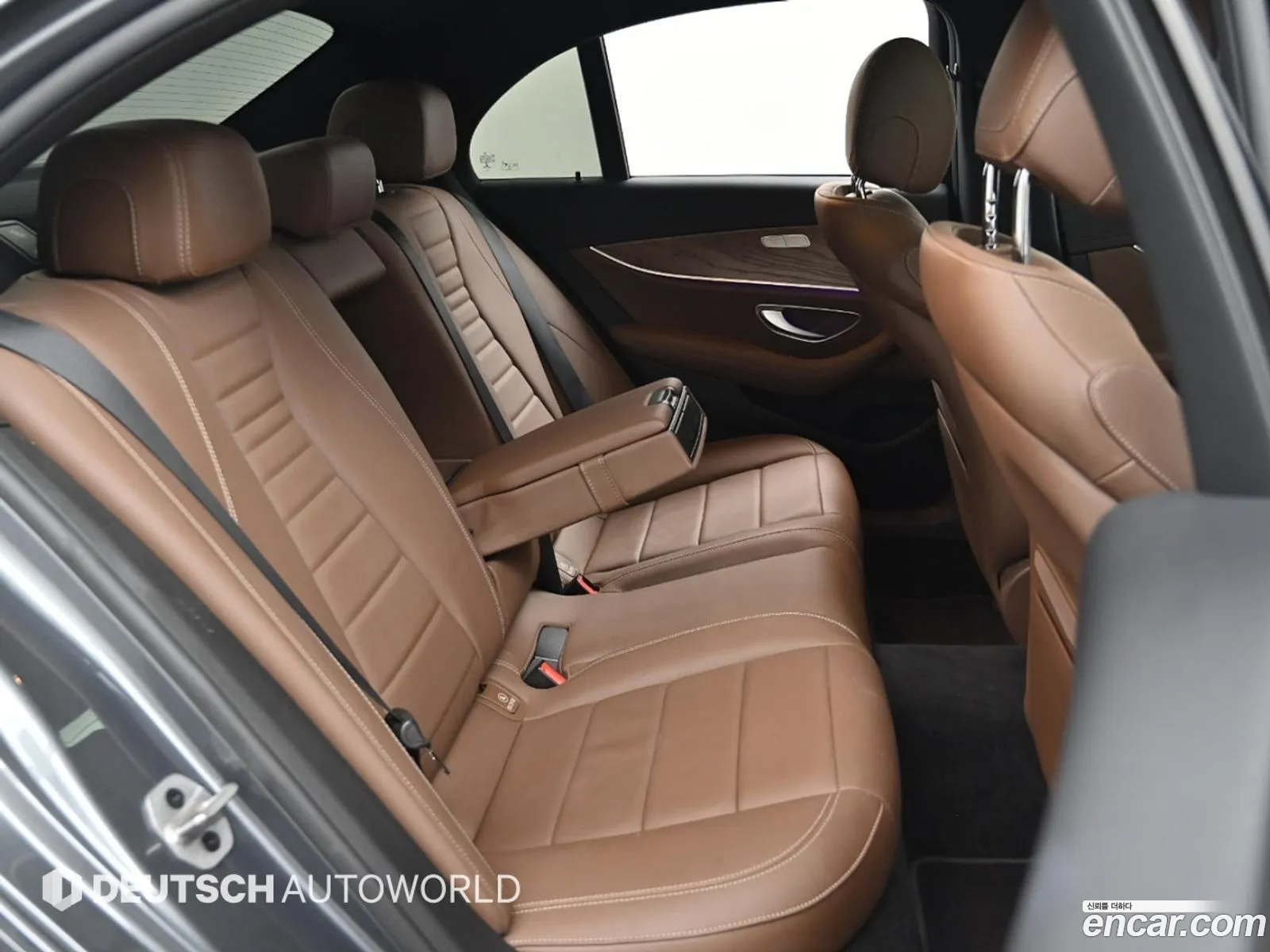 Mercedes-Benz E-Class W213 2022 — 19