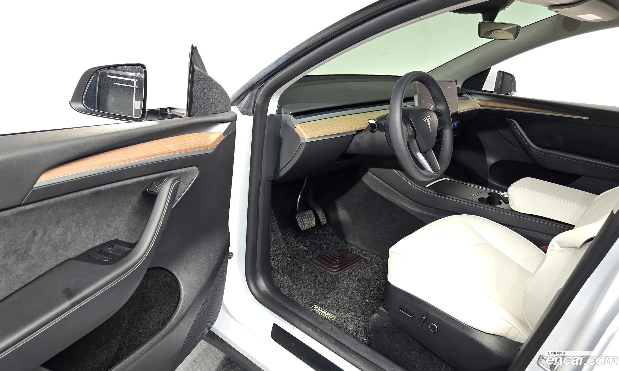 Tesla Model Y 2023 LRWYGCFSXPC131077 — 8