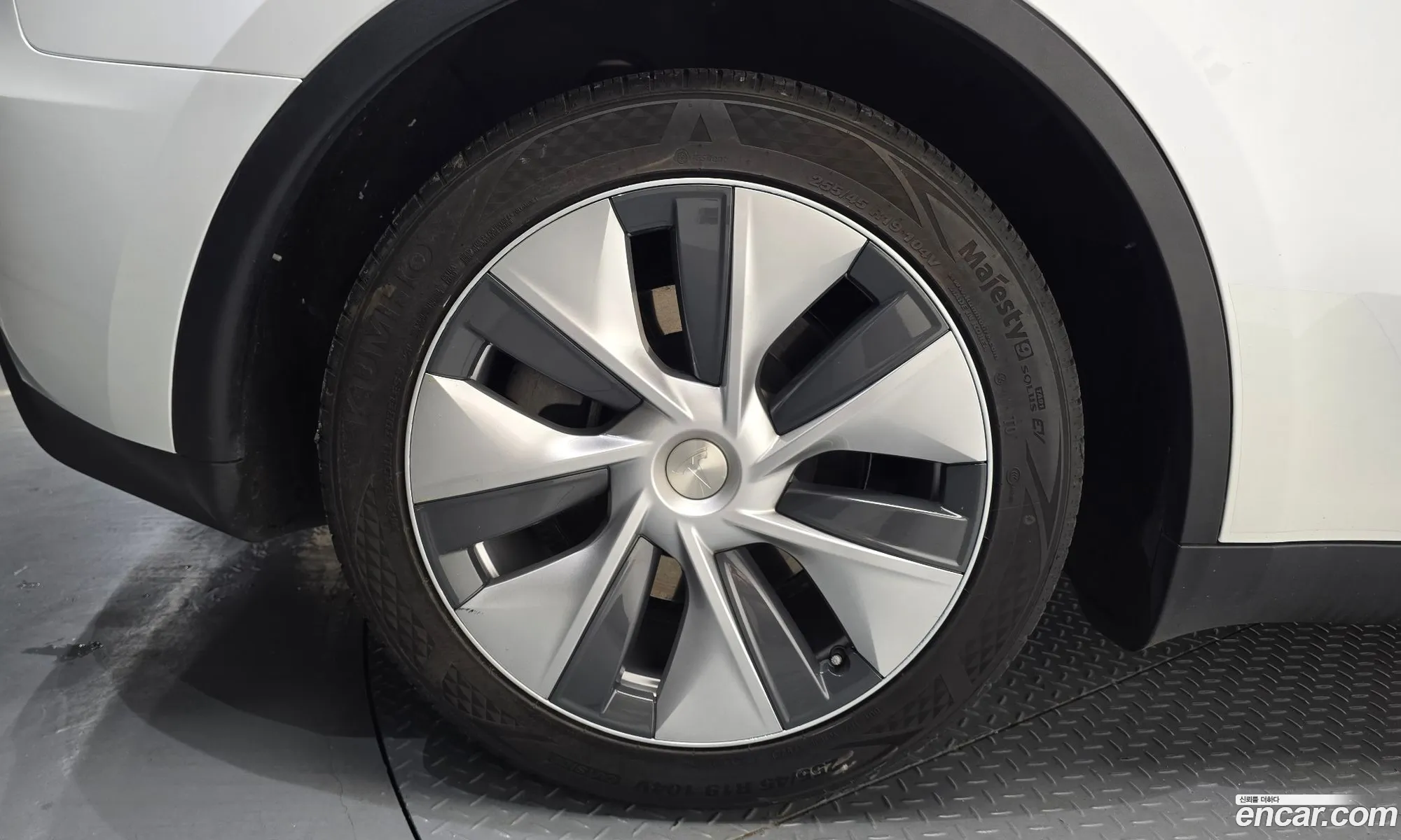 Tesla Model Y 2023 LRWYGCFSXPC131077 — 22