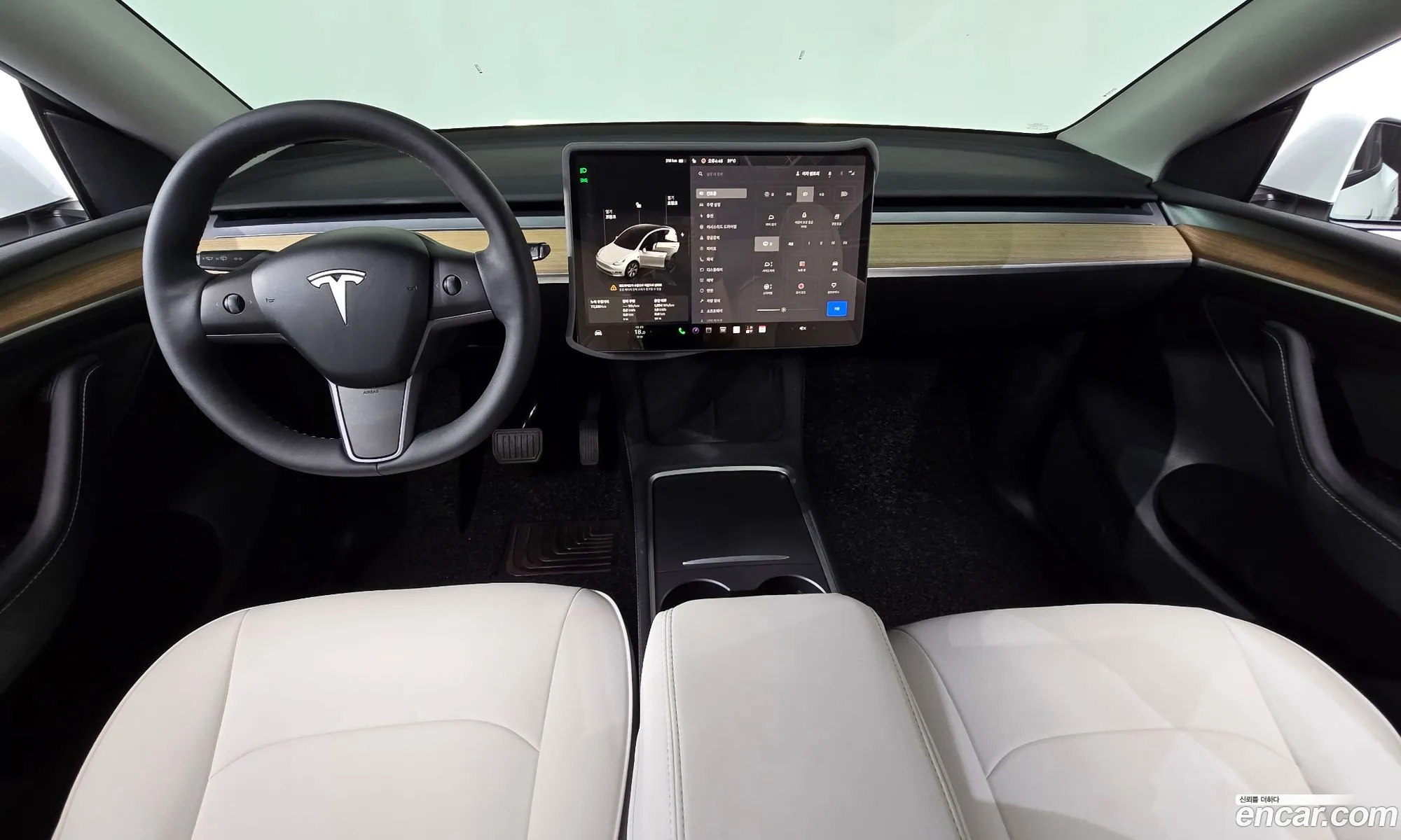 Tesla Model Y 2023 LRWYGCFSXPC131077 — 23