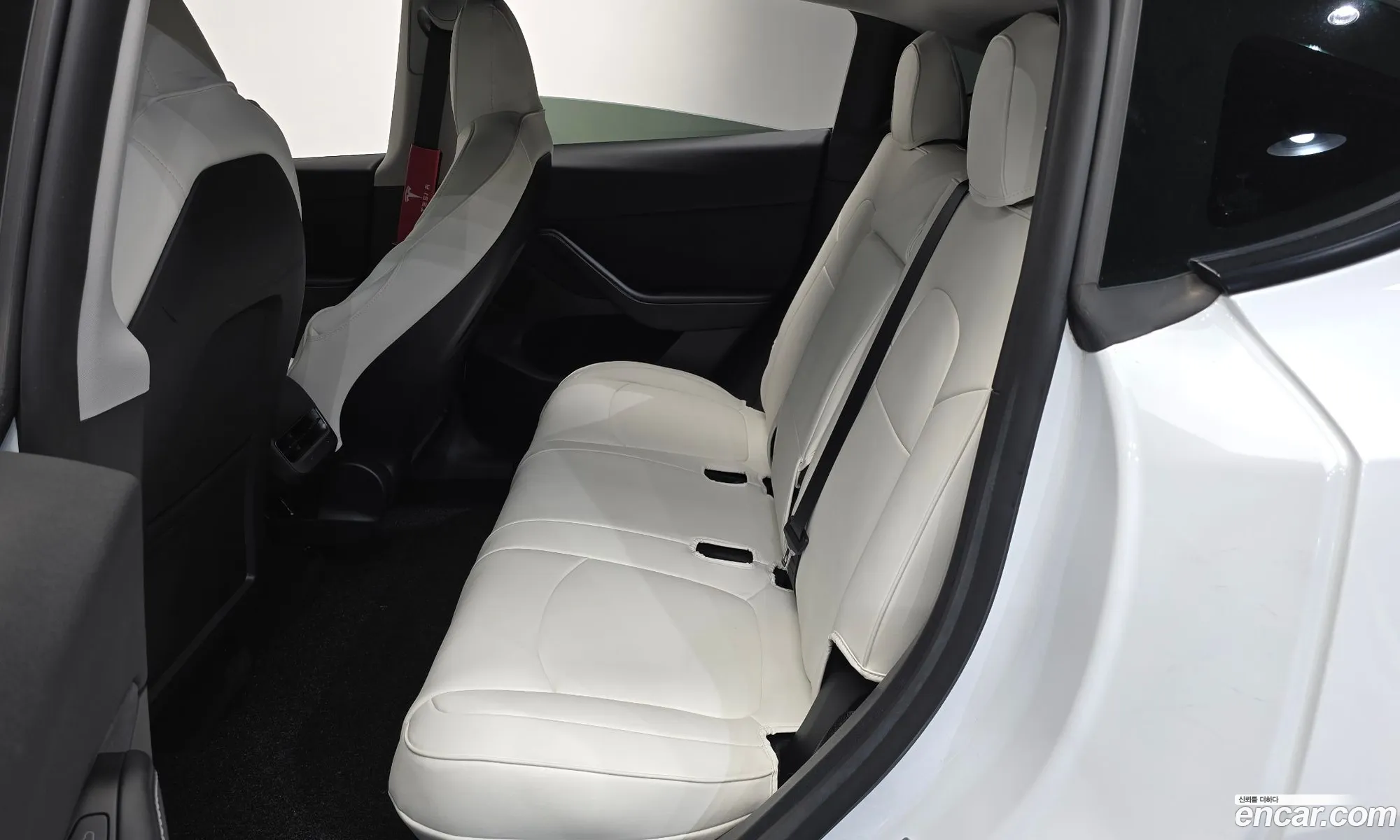 Tesla Model Y 2023 LRWYGCFSXPC131077 — 25