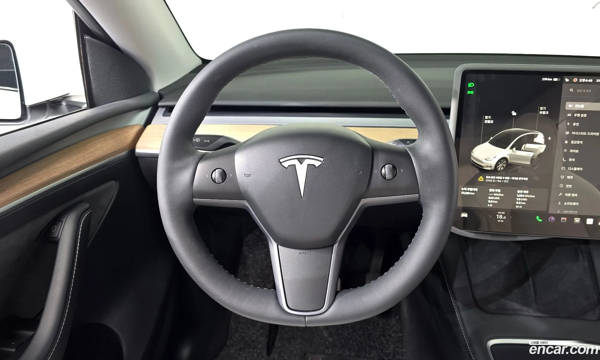 Tesla Model Y 2023 LRWYGCFSXPC131077 — 17