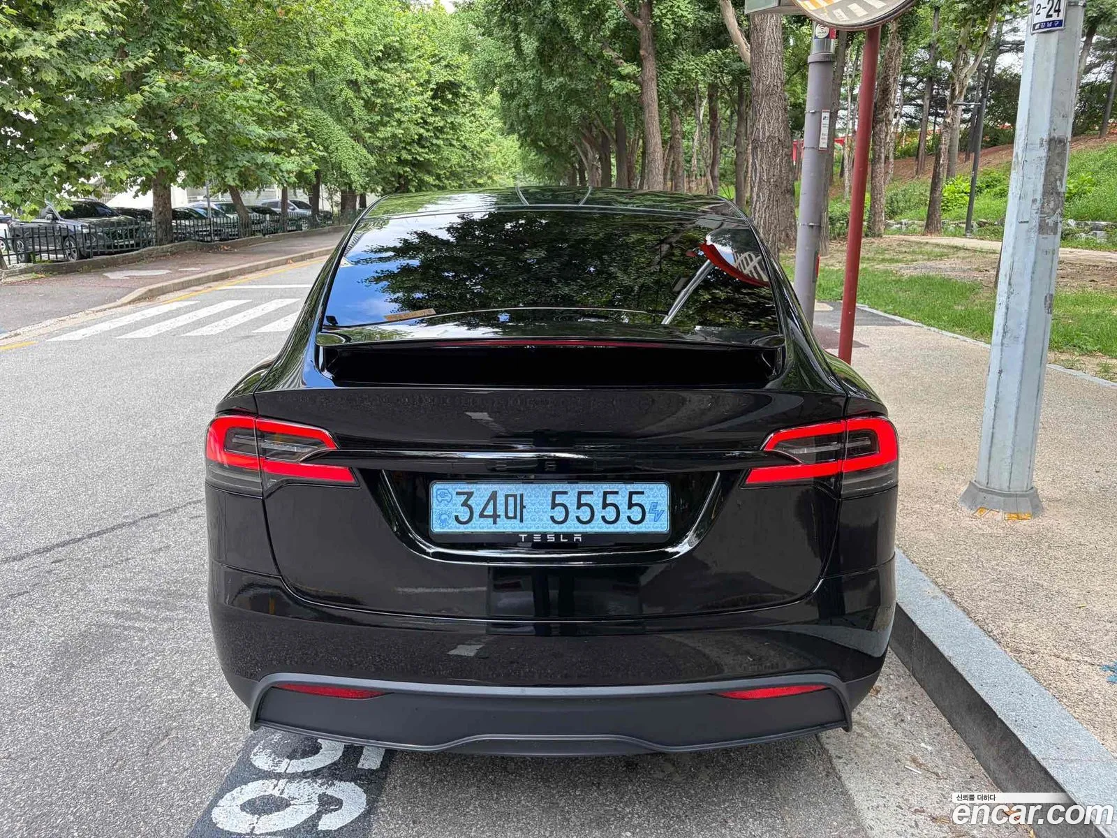 Tesla Model X 2026 — 7