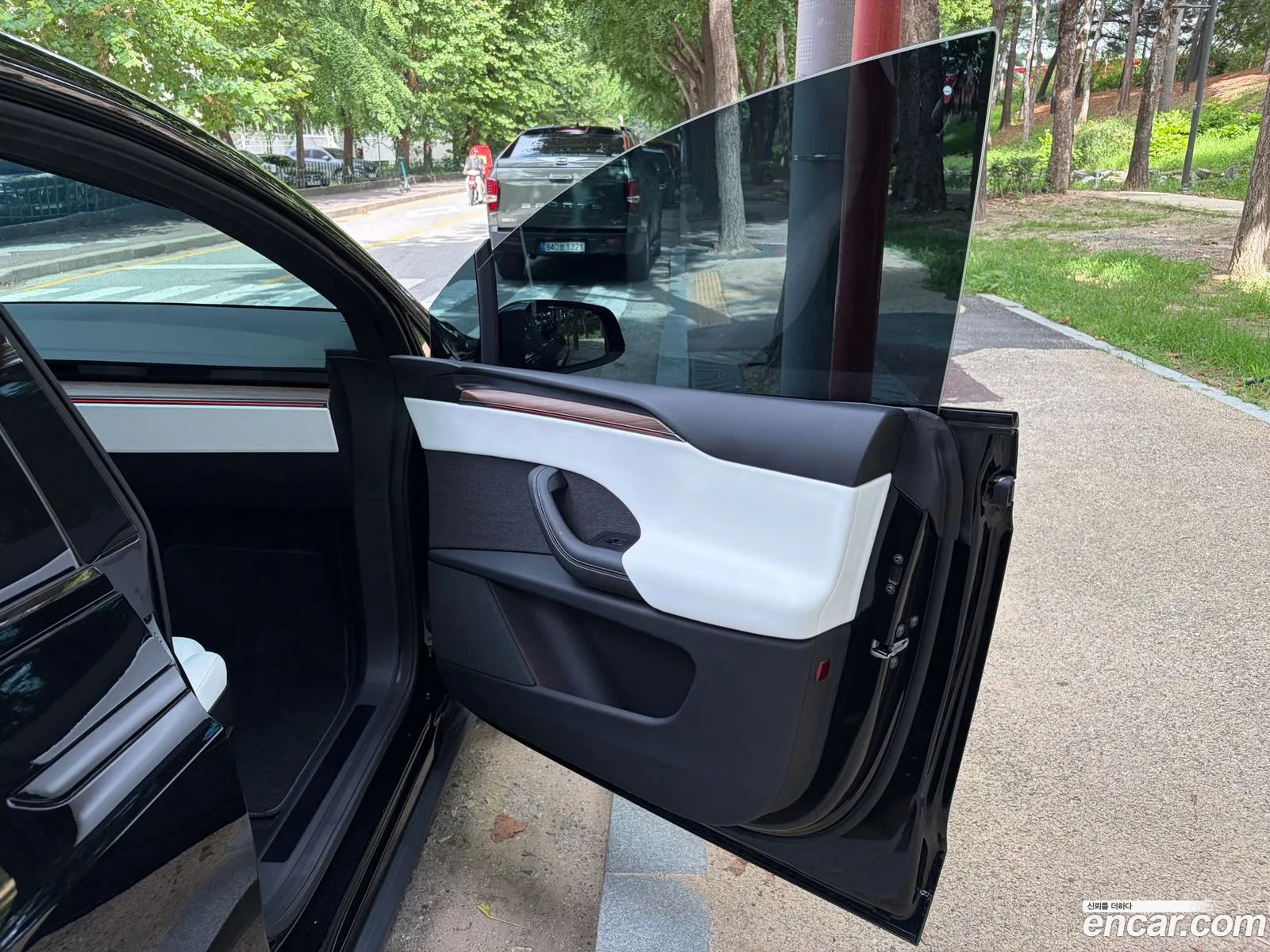 Tesla Model X 2026 — 3