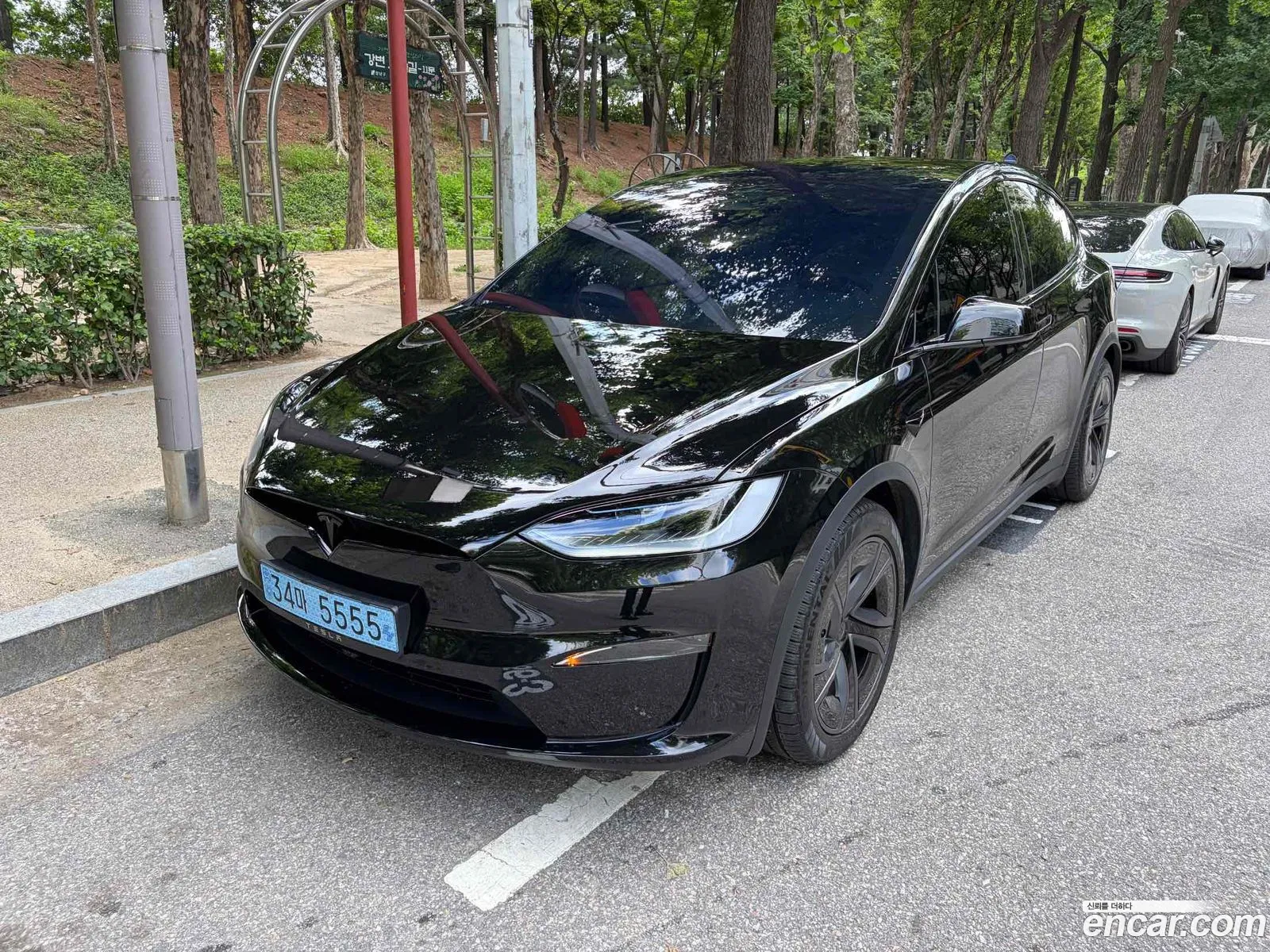 Tesla Model X 2026 — 14