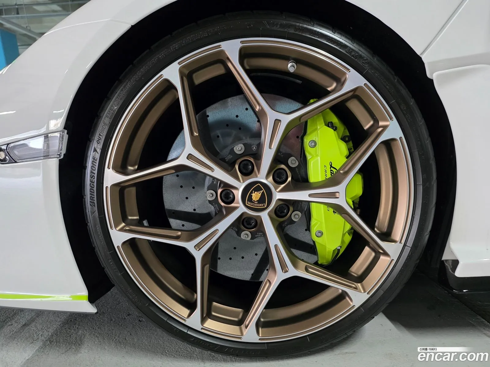 Lamborghini Revuelto 2025 — 3