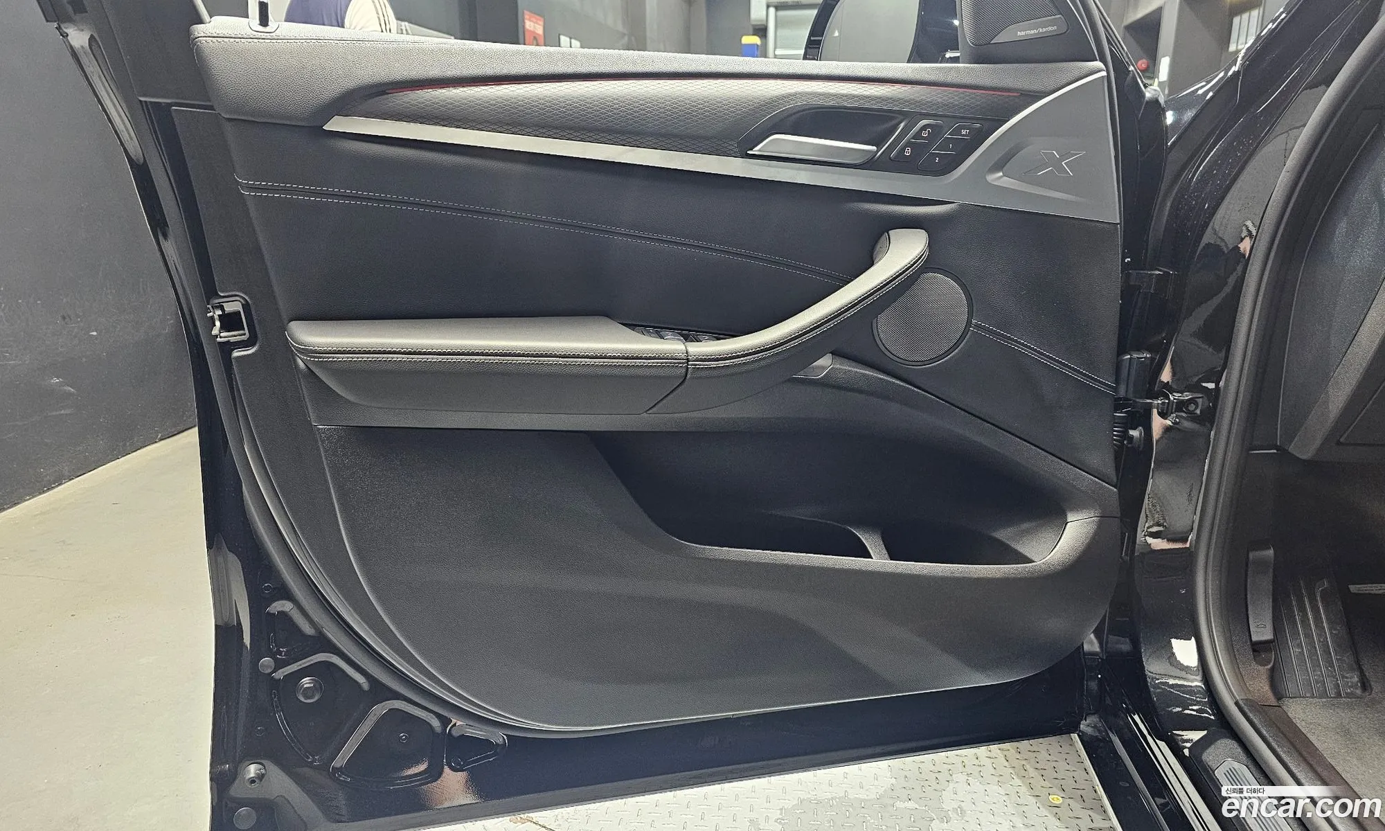 BMW X4 2025 WBA21DT05S9045732 — 21