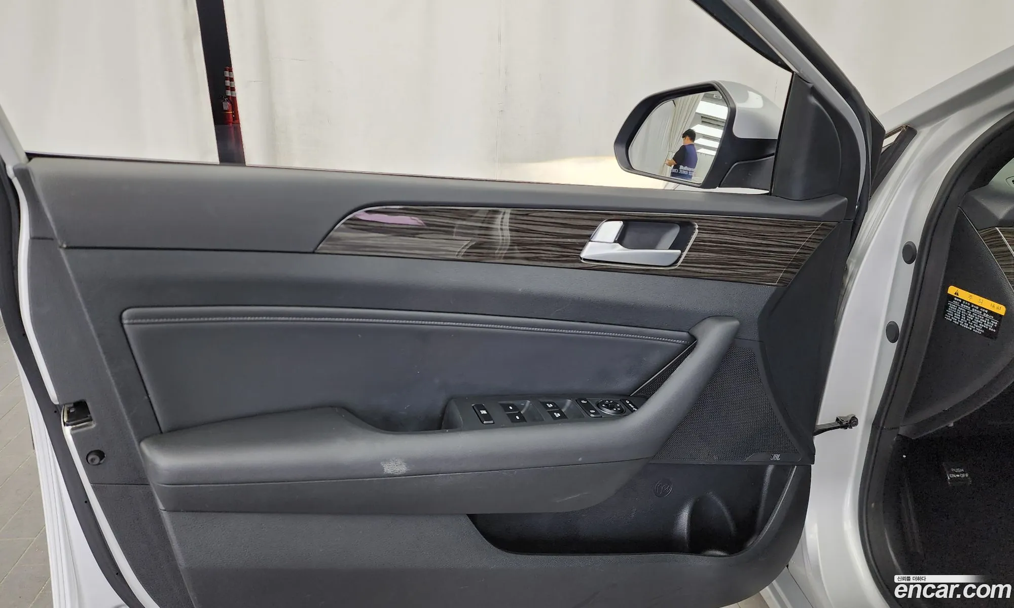 Hyundai LF Sonata 2014 — 30