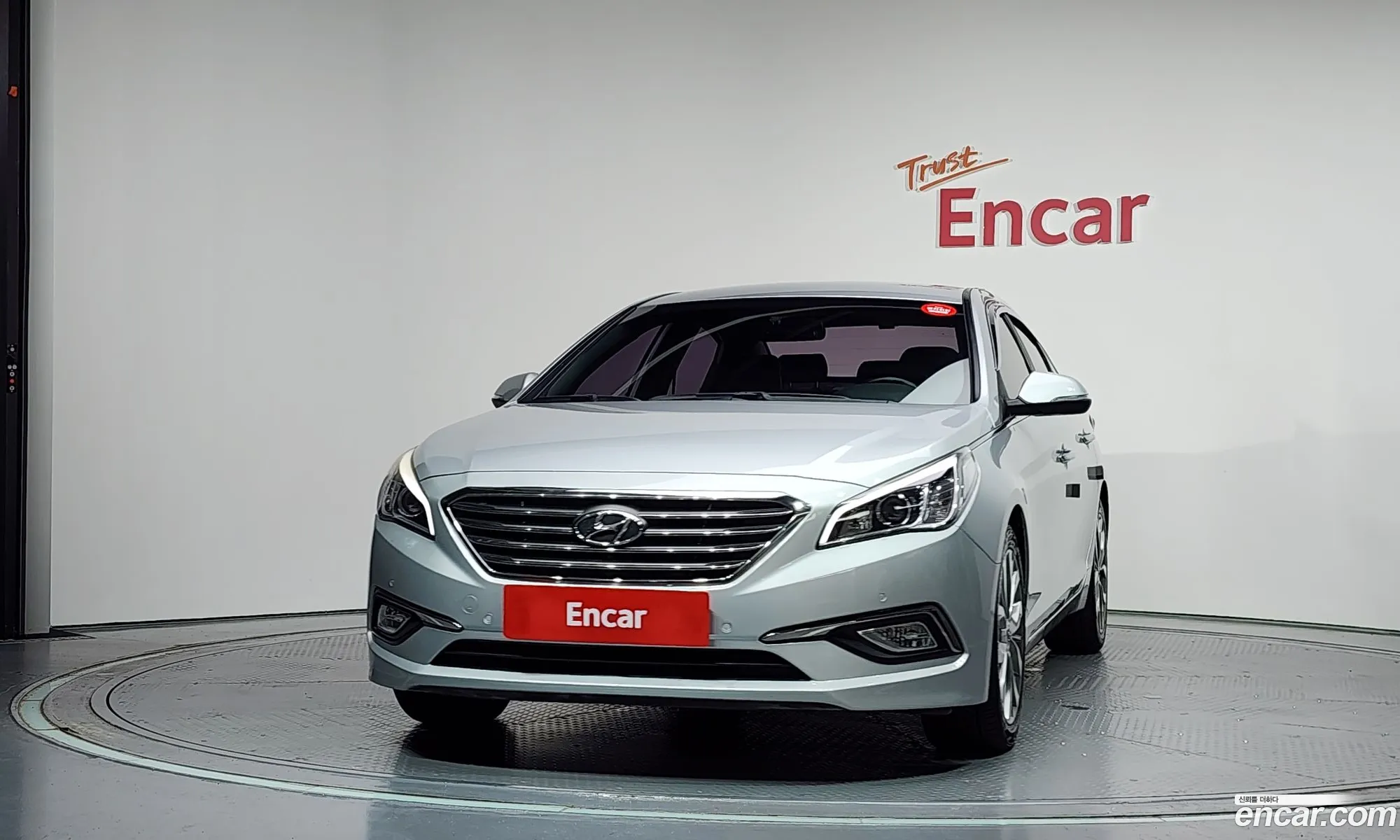 Hyundai LF Sonata 2014 — 28