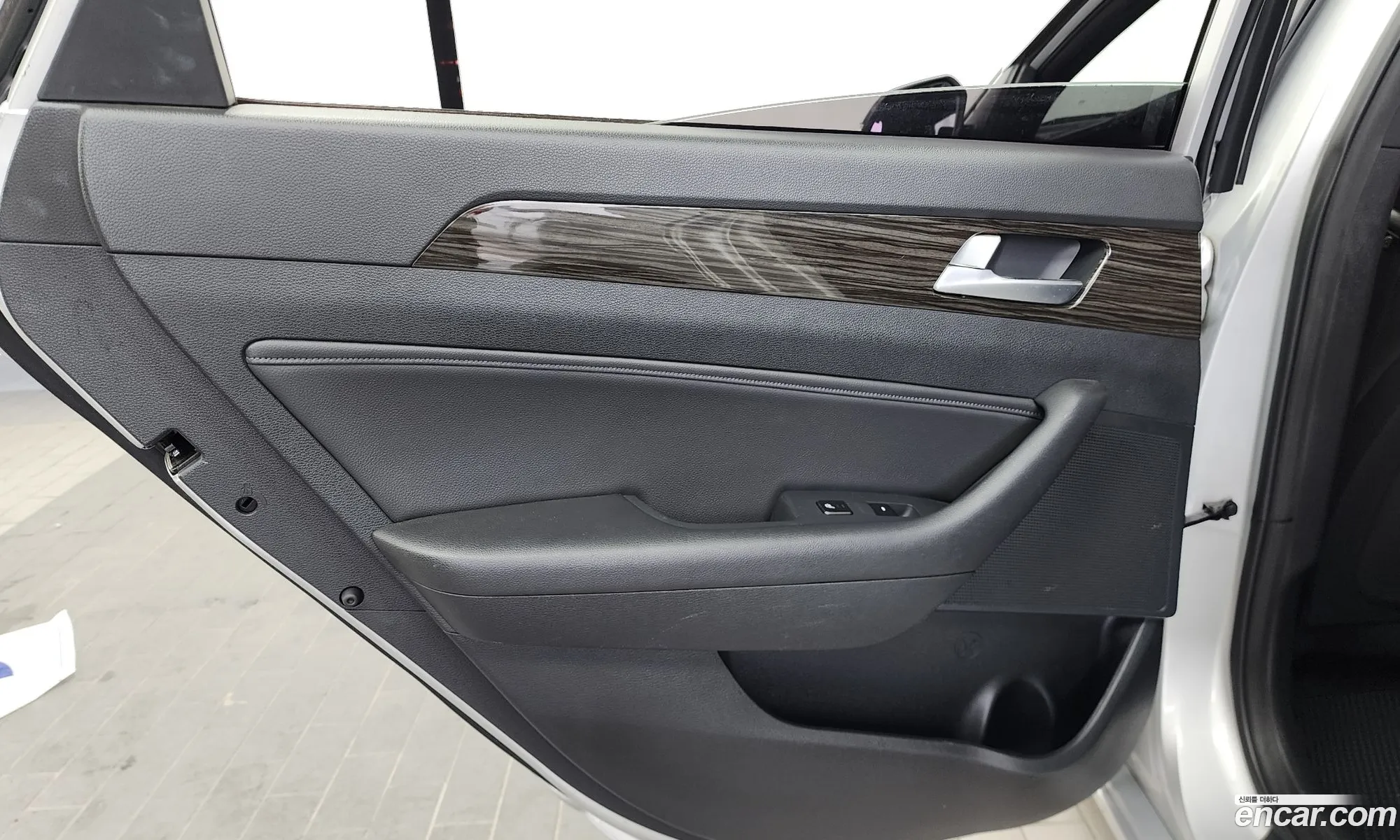 Hyundai LF Sonata 2014 — 17