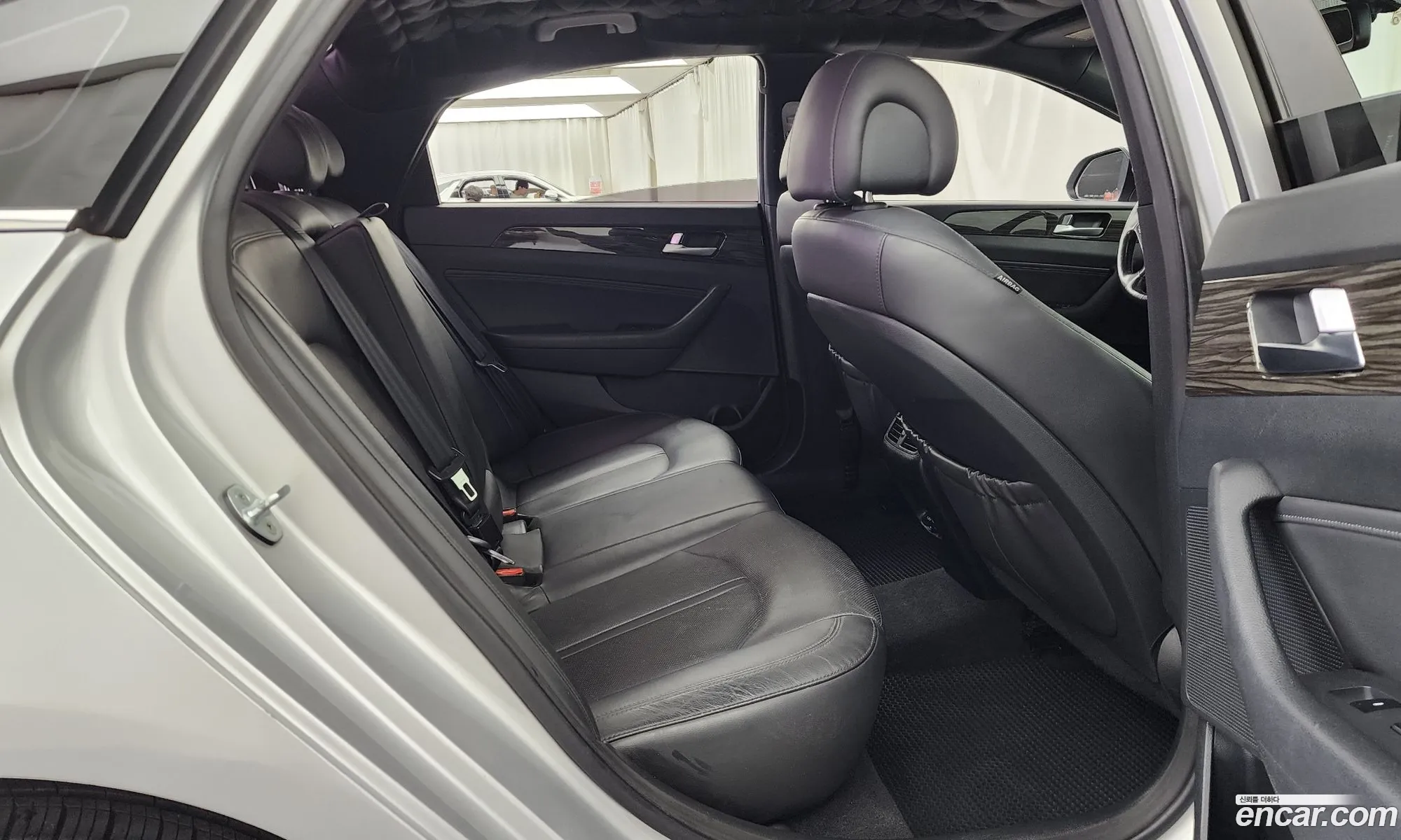 Hyundai LF Sonata 2014 — 23