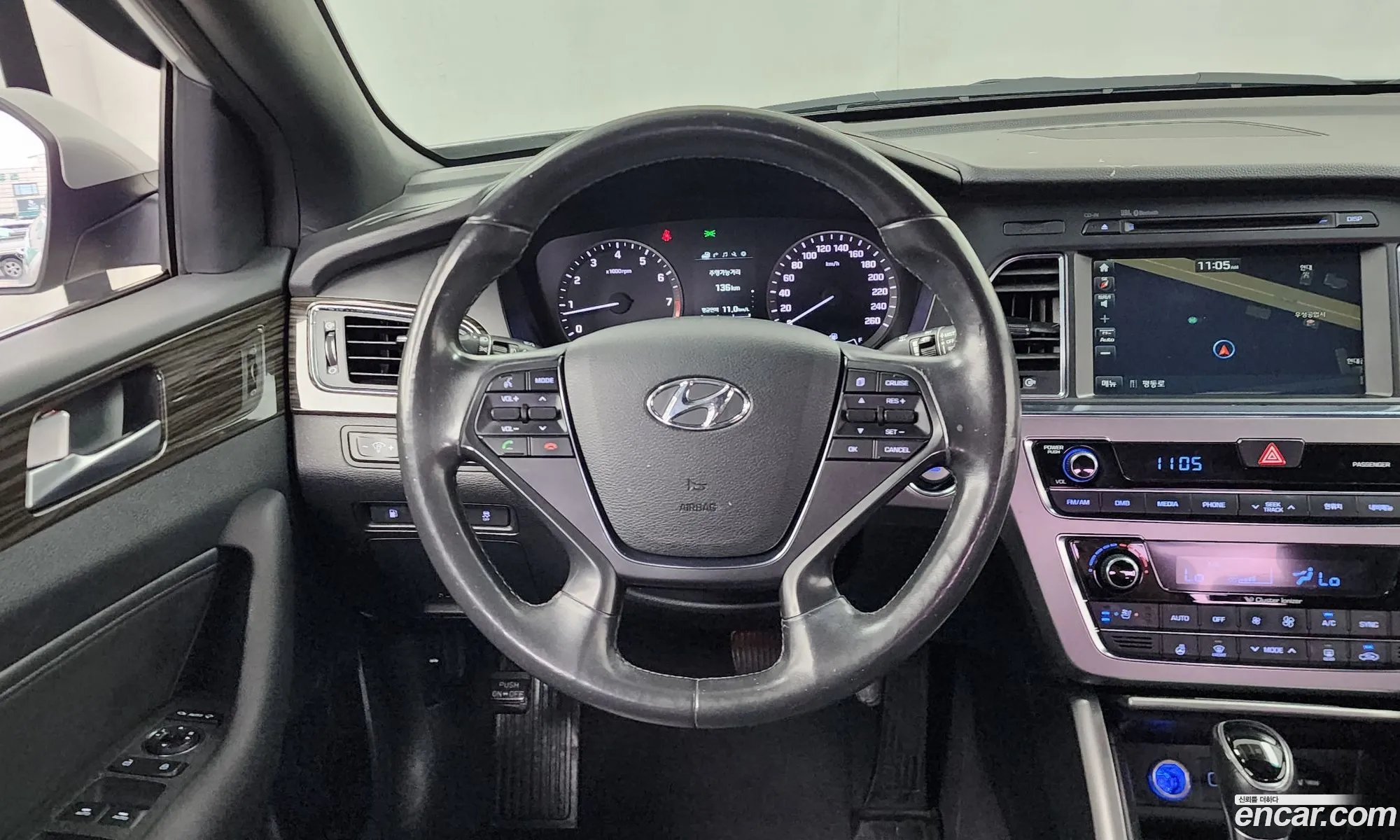 Hyundai LF Sonata 2014 — 12