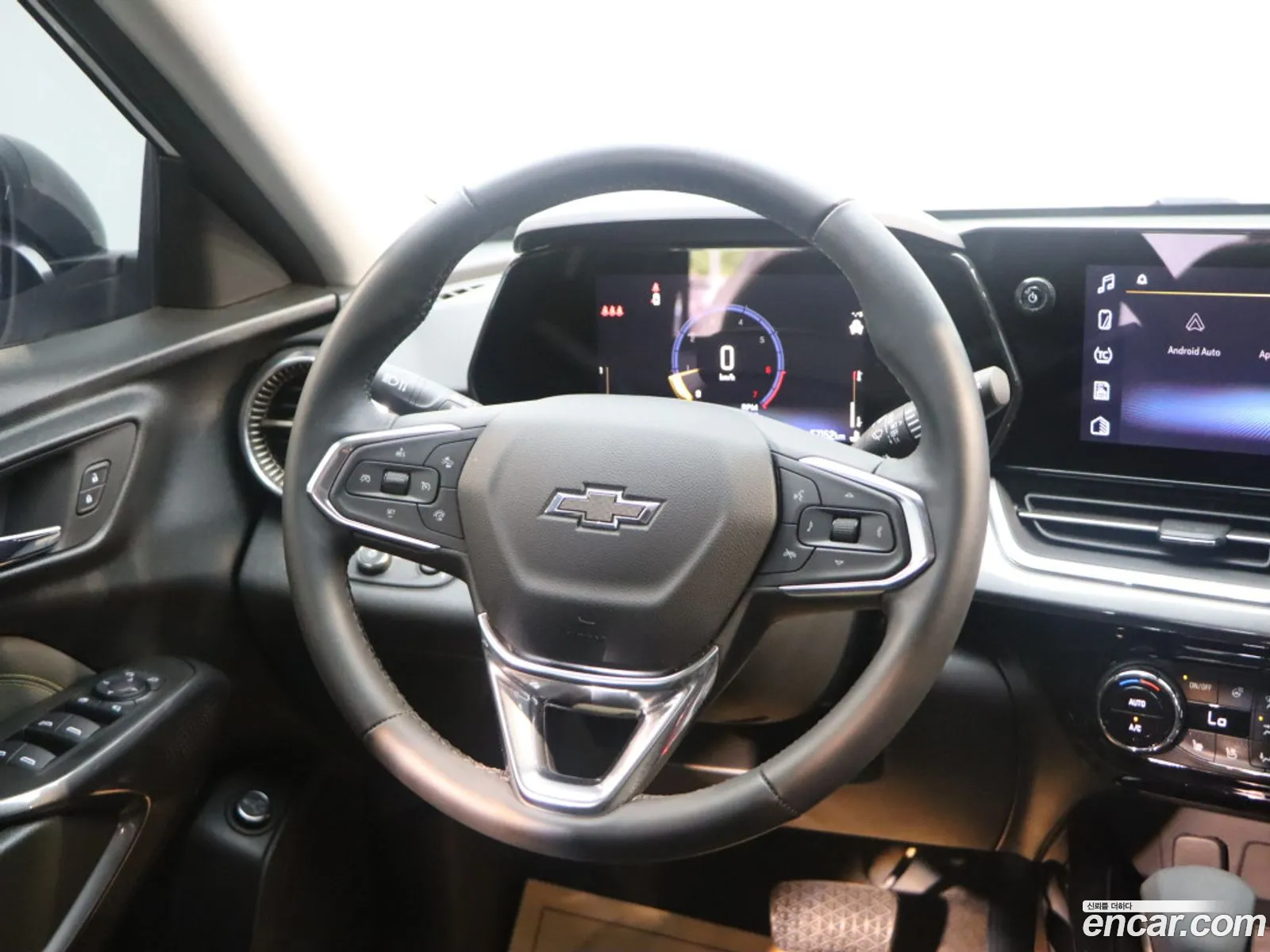 Chevrolet (GM Daewoo) Trax Crossover 2023 — 4