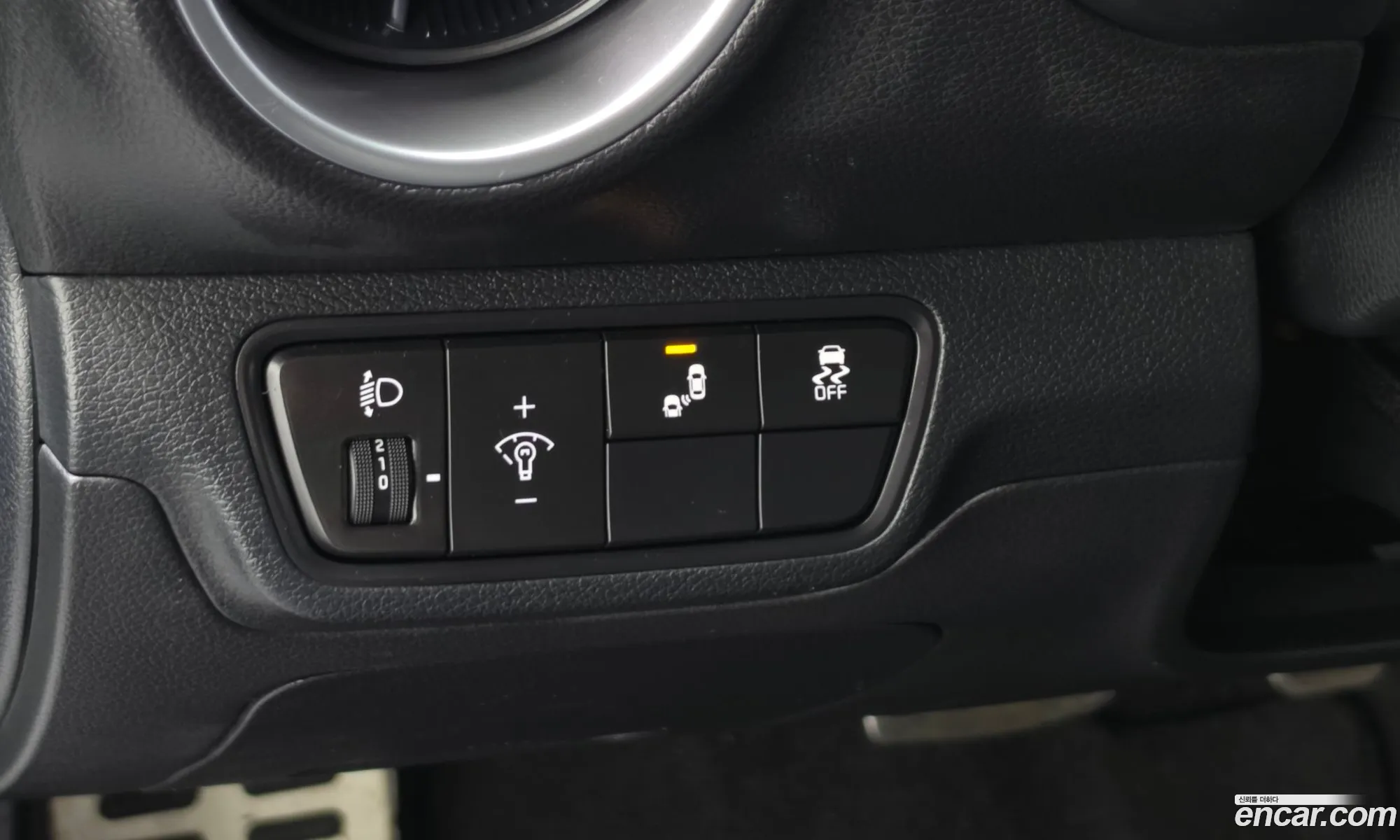 Kia K3 2023 KNAF241BEPA165853 — 17