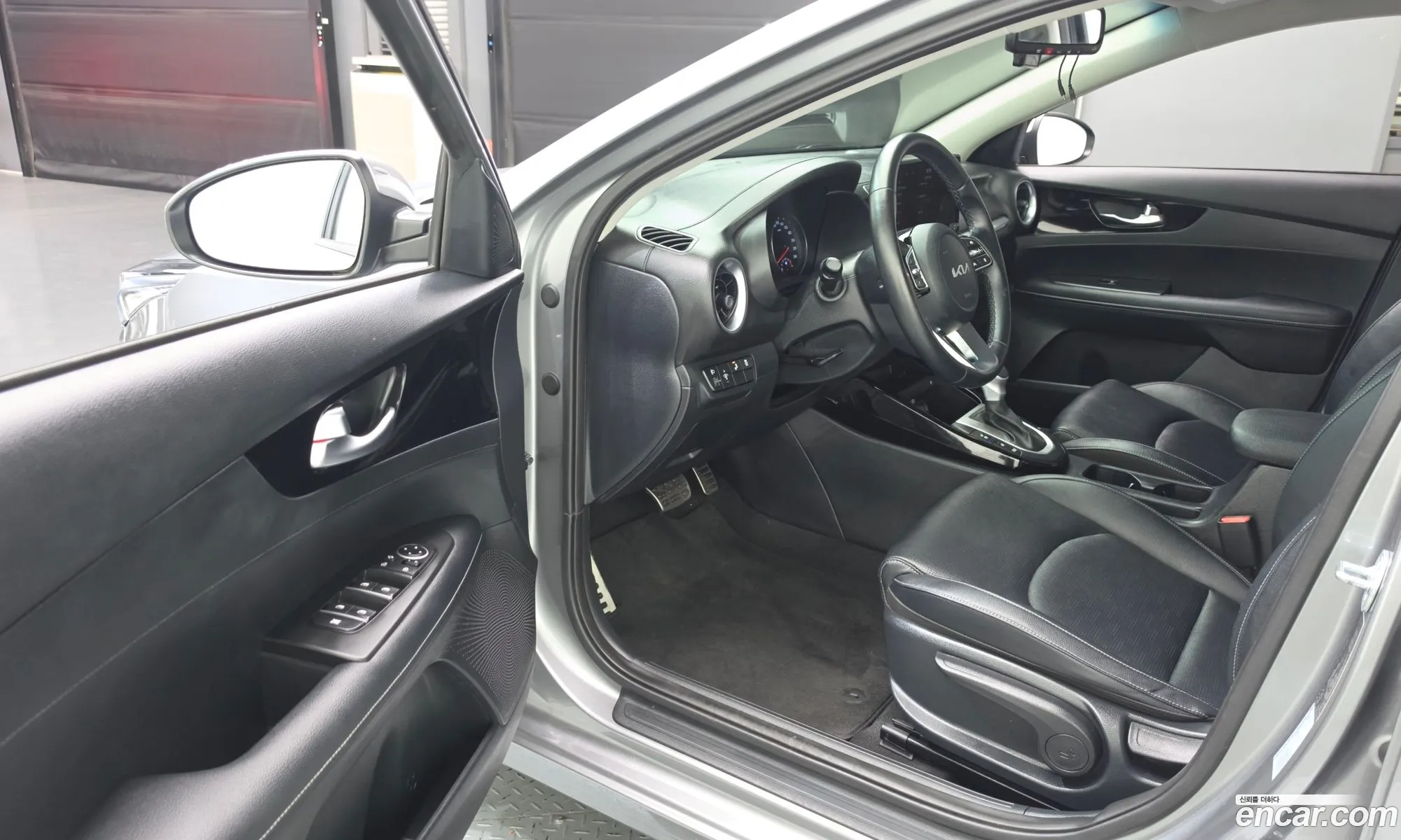 Kia K3 2023 KNAF241BEPA165853 — 11