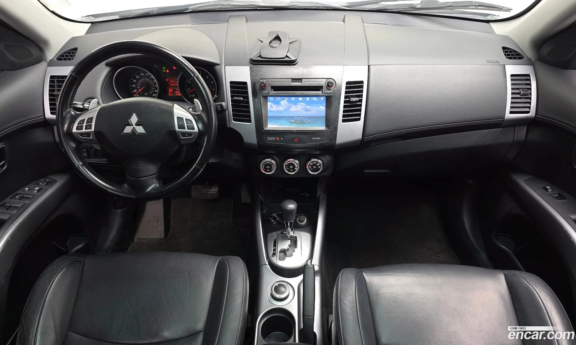 Mitsubishi Outlander 2010 — 11