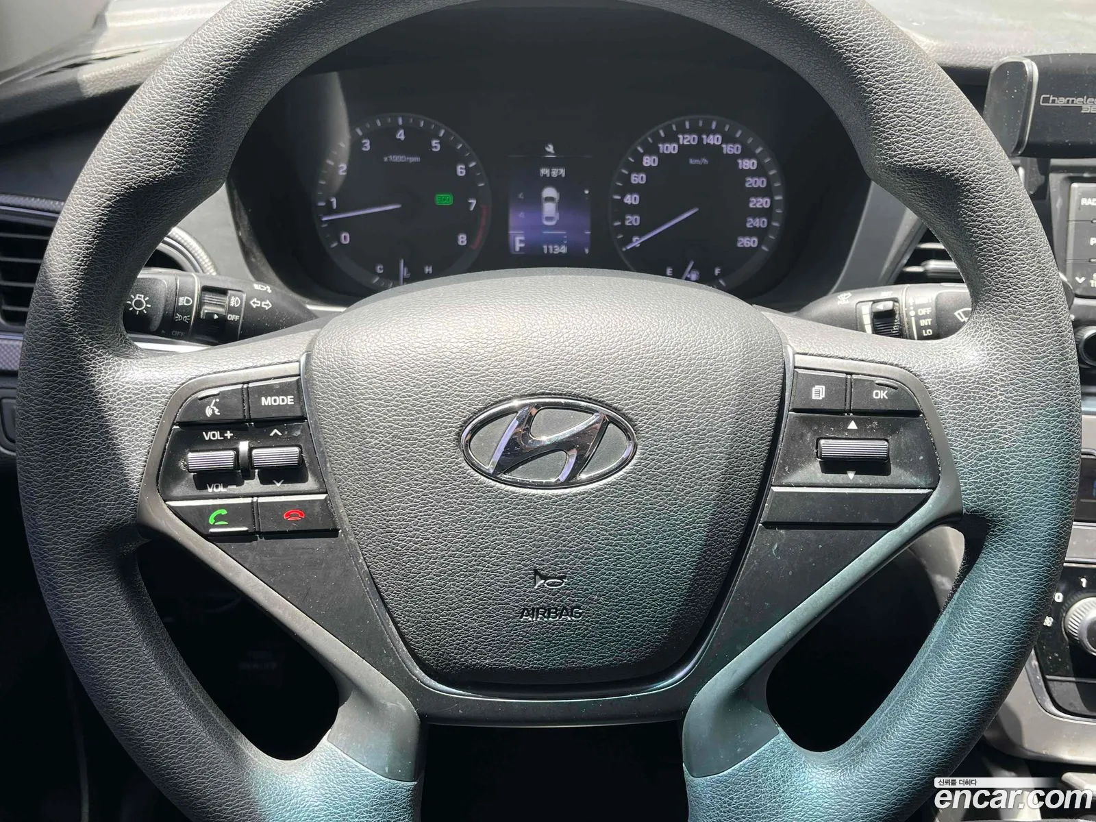 Hyundai LF Sonata 2014 — 16