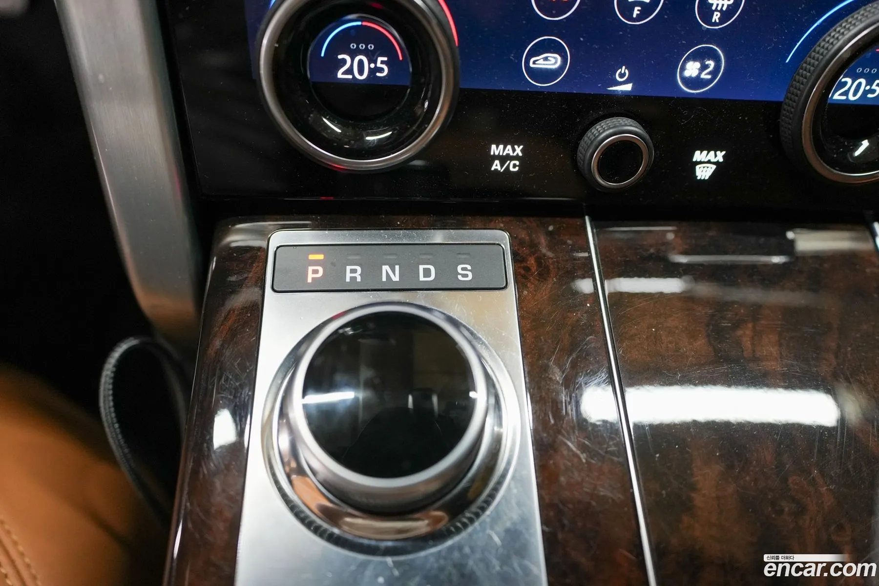 Land Rover Range Rover 2018 — 11