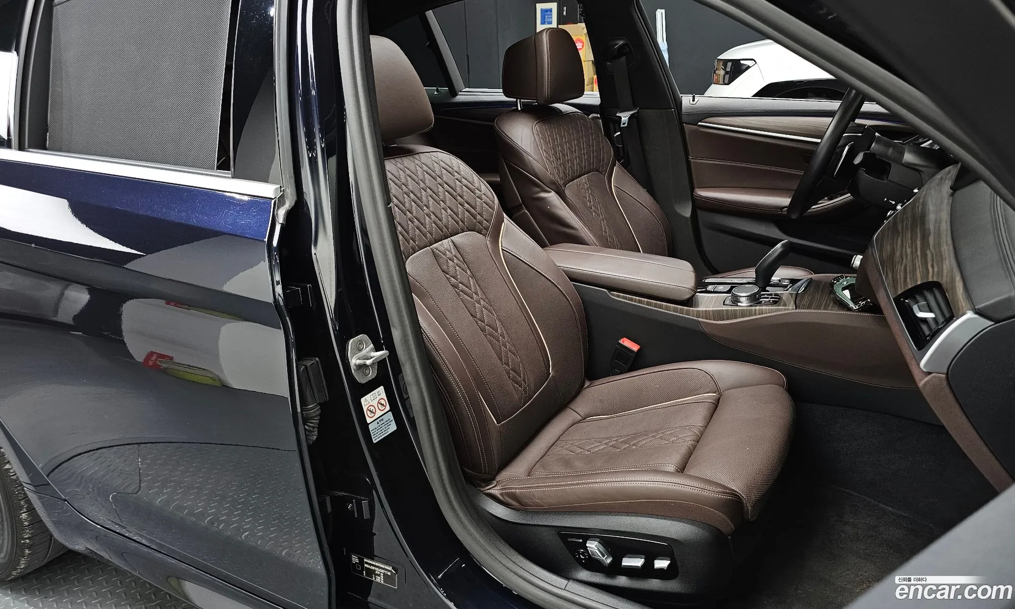 BMW 5 Series 2017 WBAJD9103JG971740 — 12