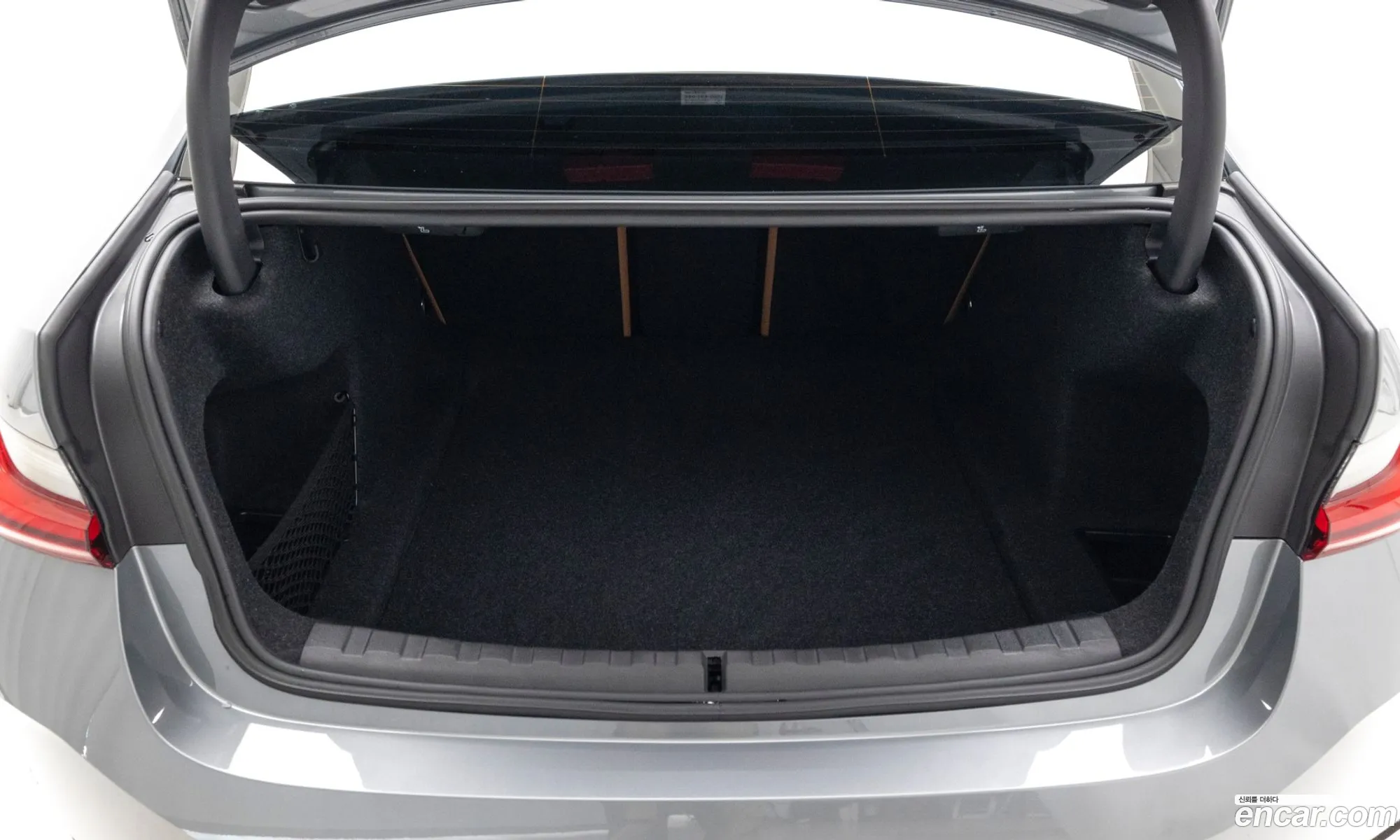 BMW 3 Series 2025 — 6