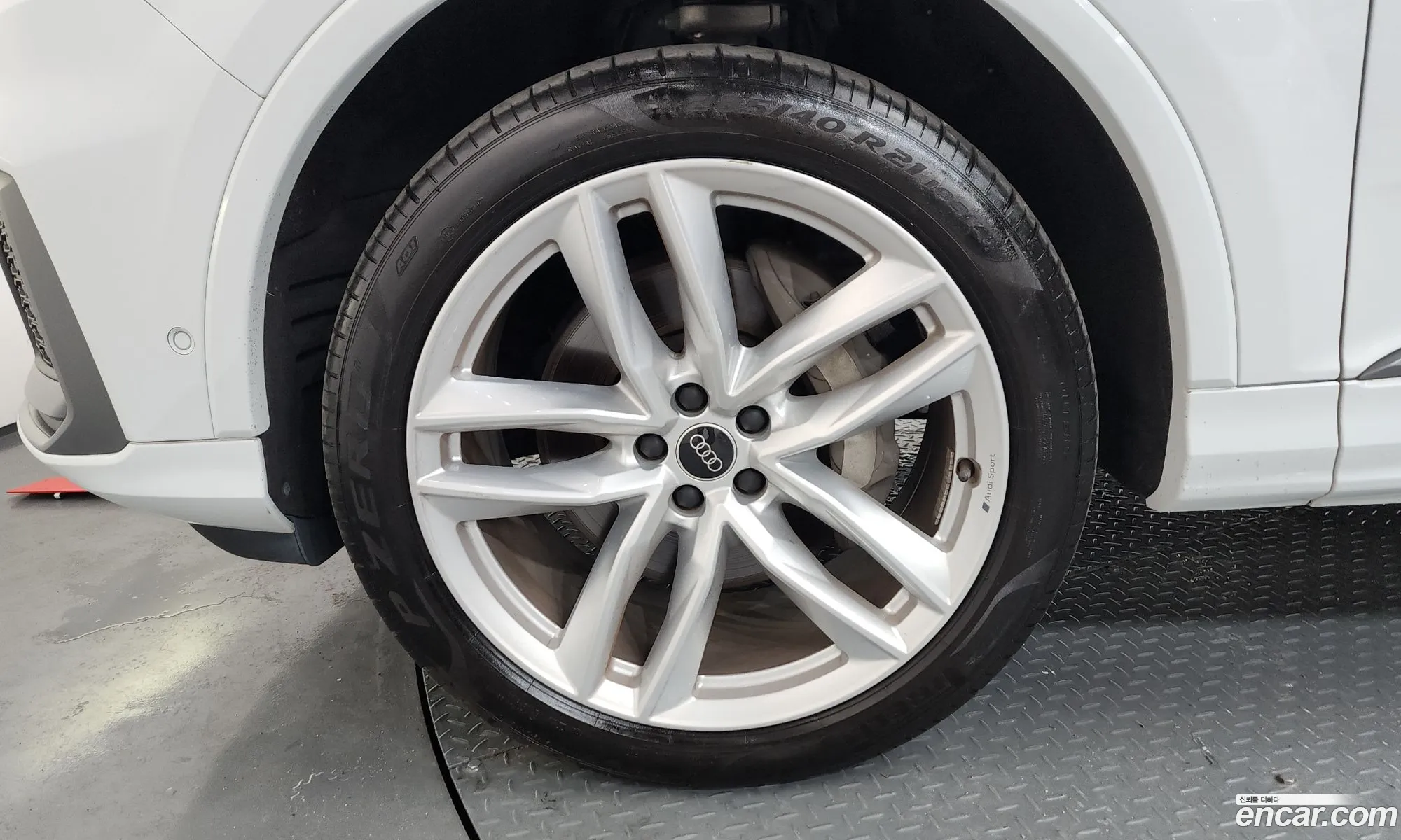 Audi Q7 2023 WAUZZZ4M111111111 — 24
