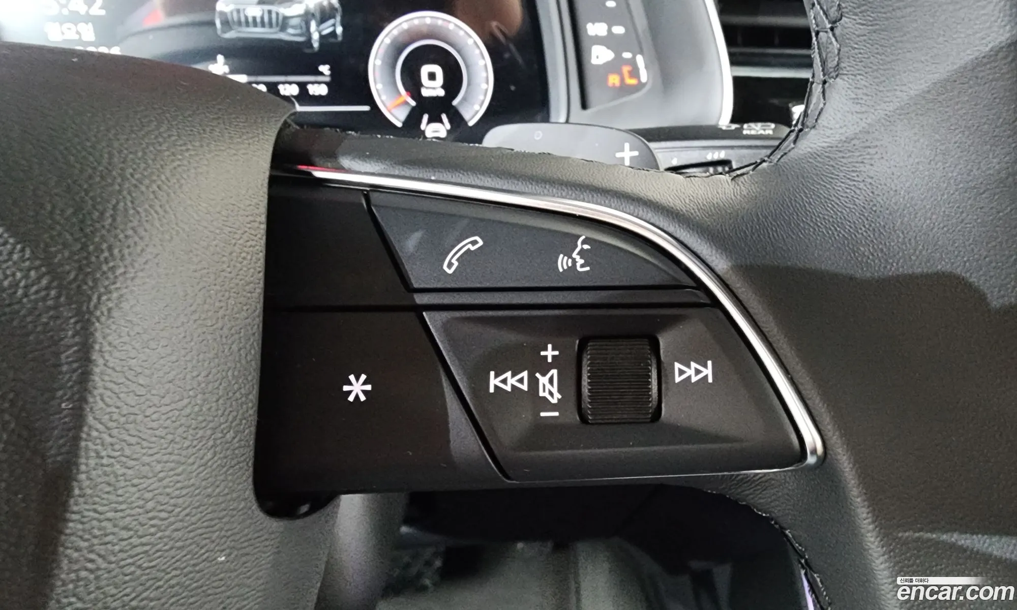 Audi Q7 2023 WAUZZZ4M111111111 — 34