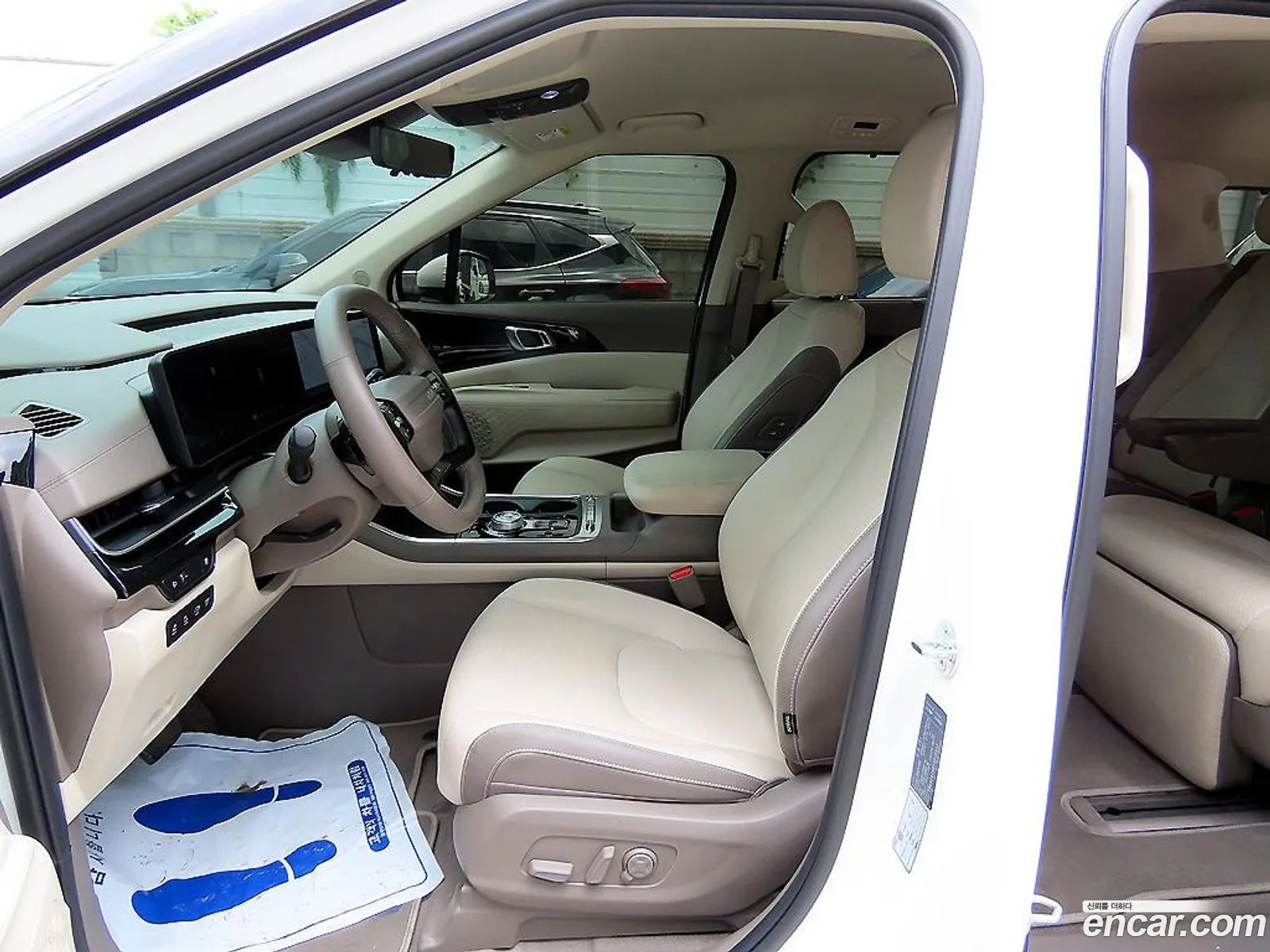 Kia Carnival 2025 — 11