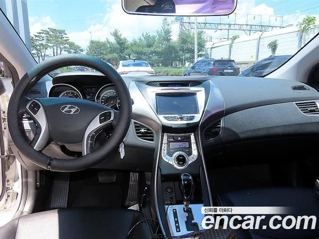 Hyundai Elantra MD 2012 — 10