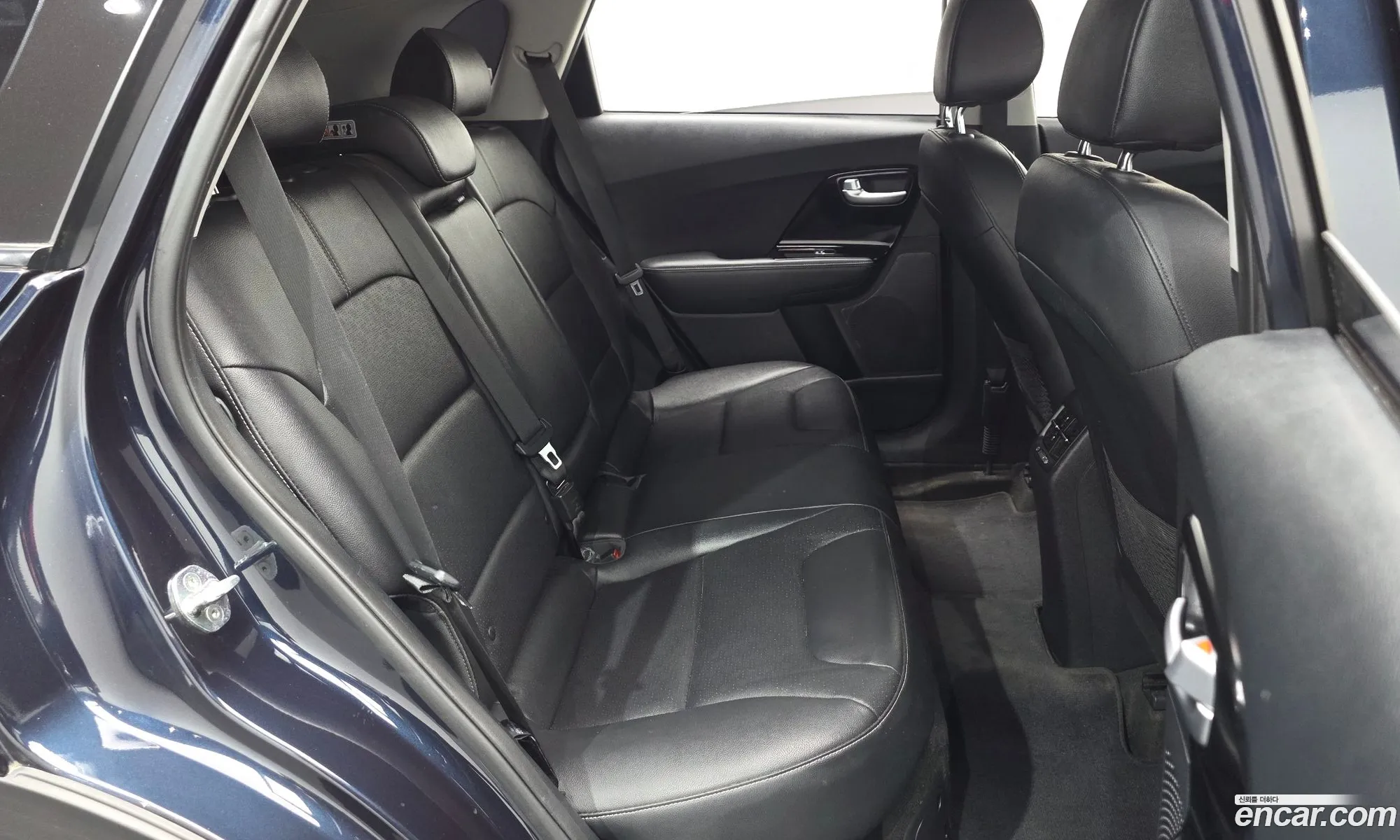 Kia Niro 2017 KNACB81CGHA074044 — 12