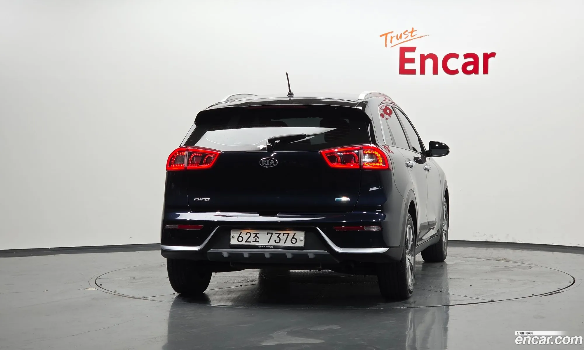 Kia Niro 2017 KNACB81CGHA074044 — 4