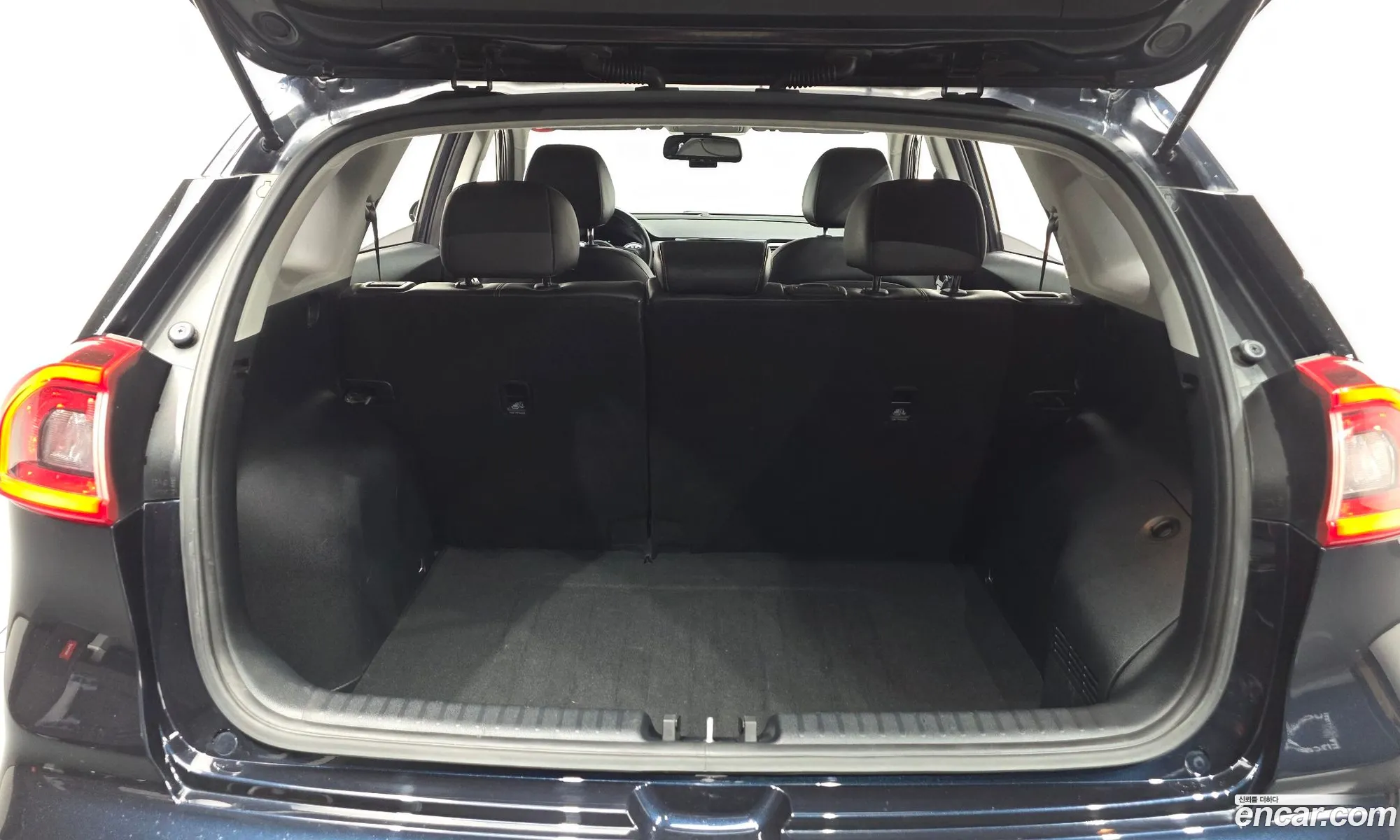 Kia Niro 2017 KNACB81CGHA074044 — 11